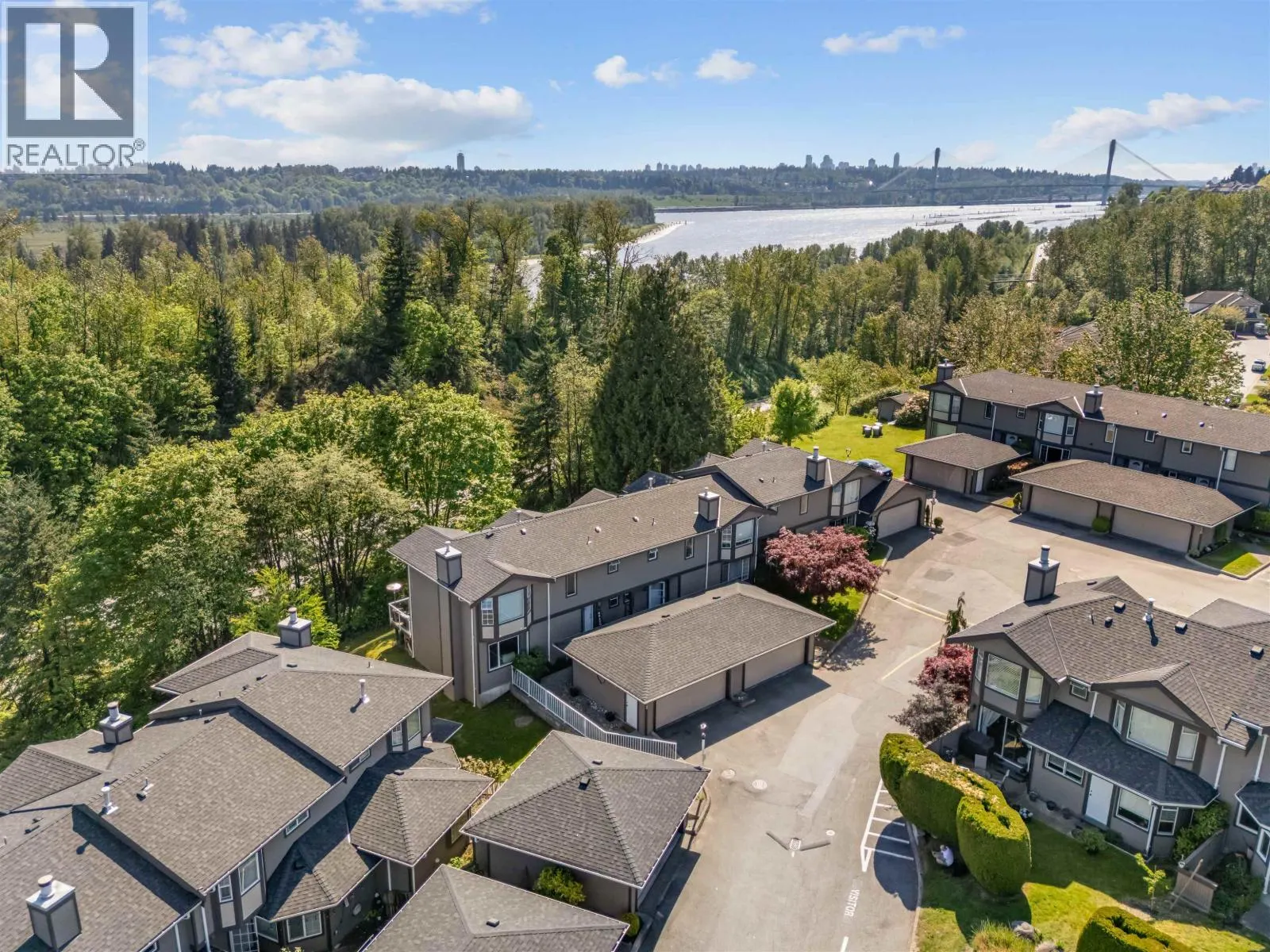 175 1140 CASTLE CRESCENT