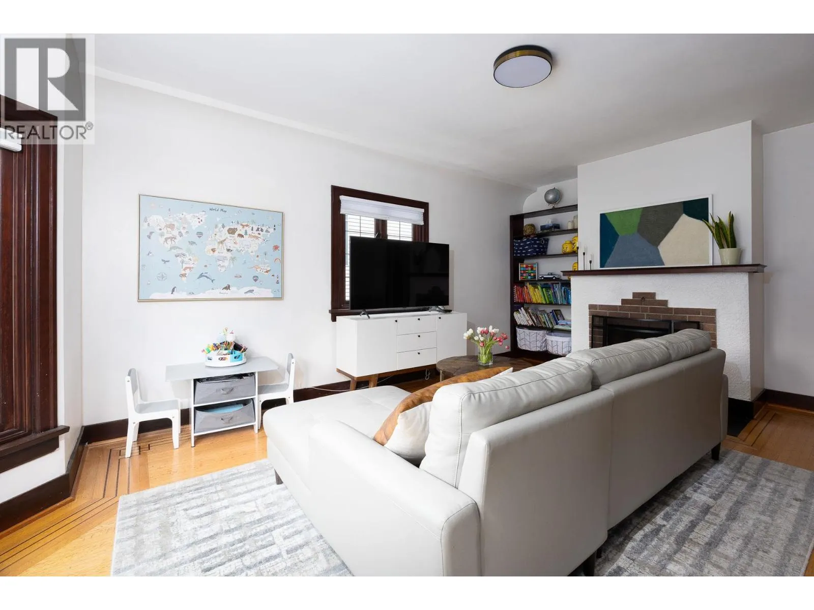 524 SECOND STREET