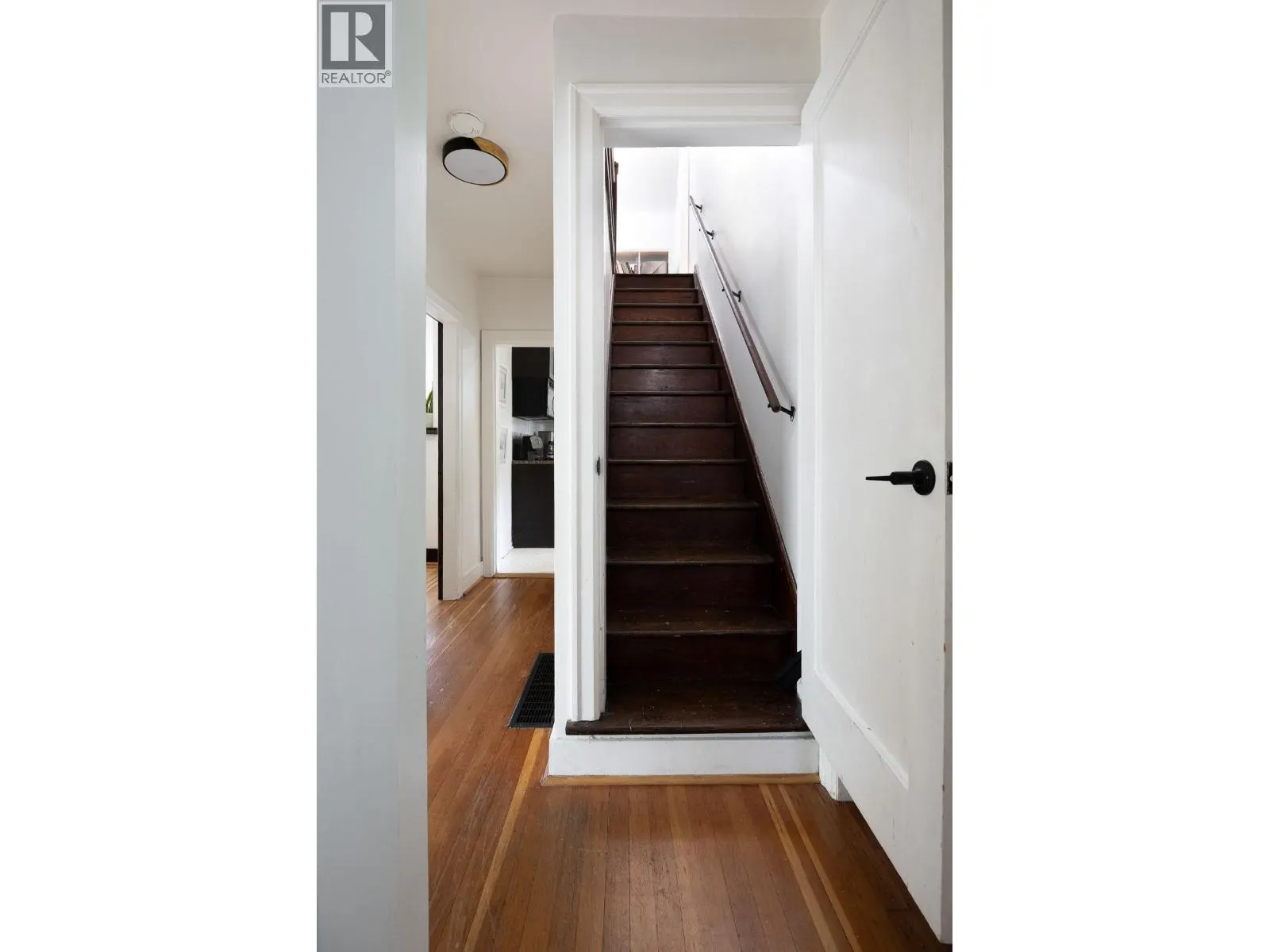 524 SECOND STREET