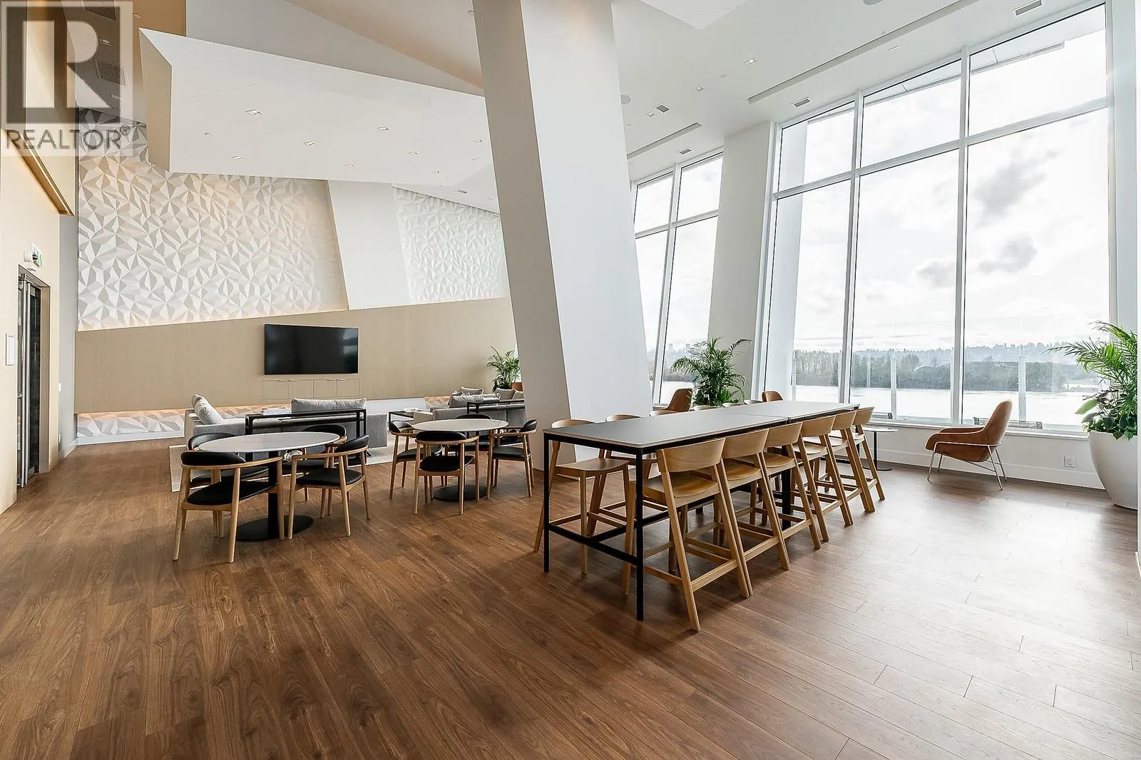 3602 660 QUAYSIDE DRIVE
