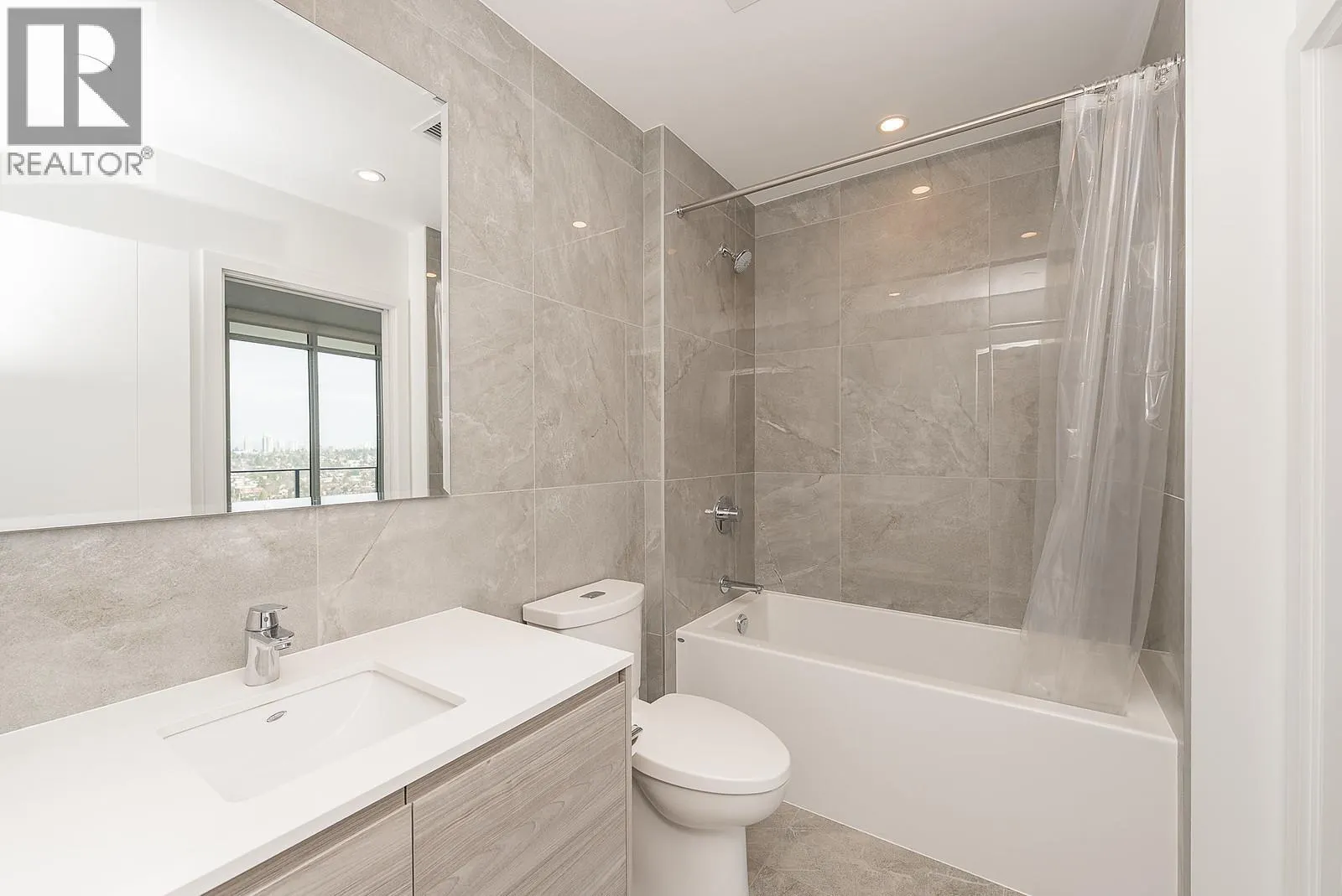 3602 660 QUAYSIDE DRIVE