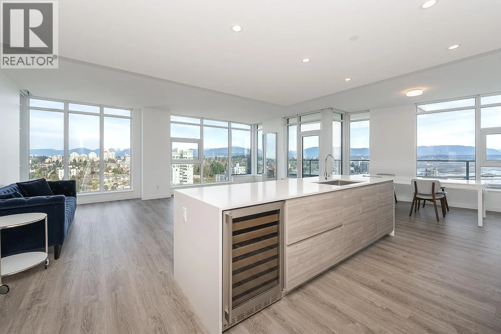 3602 660 QUAYSIDE DRIVE