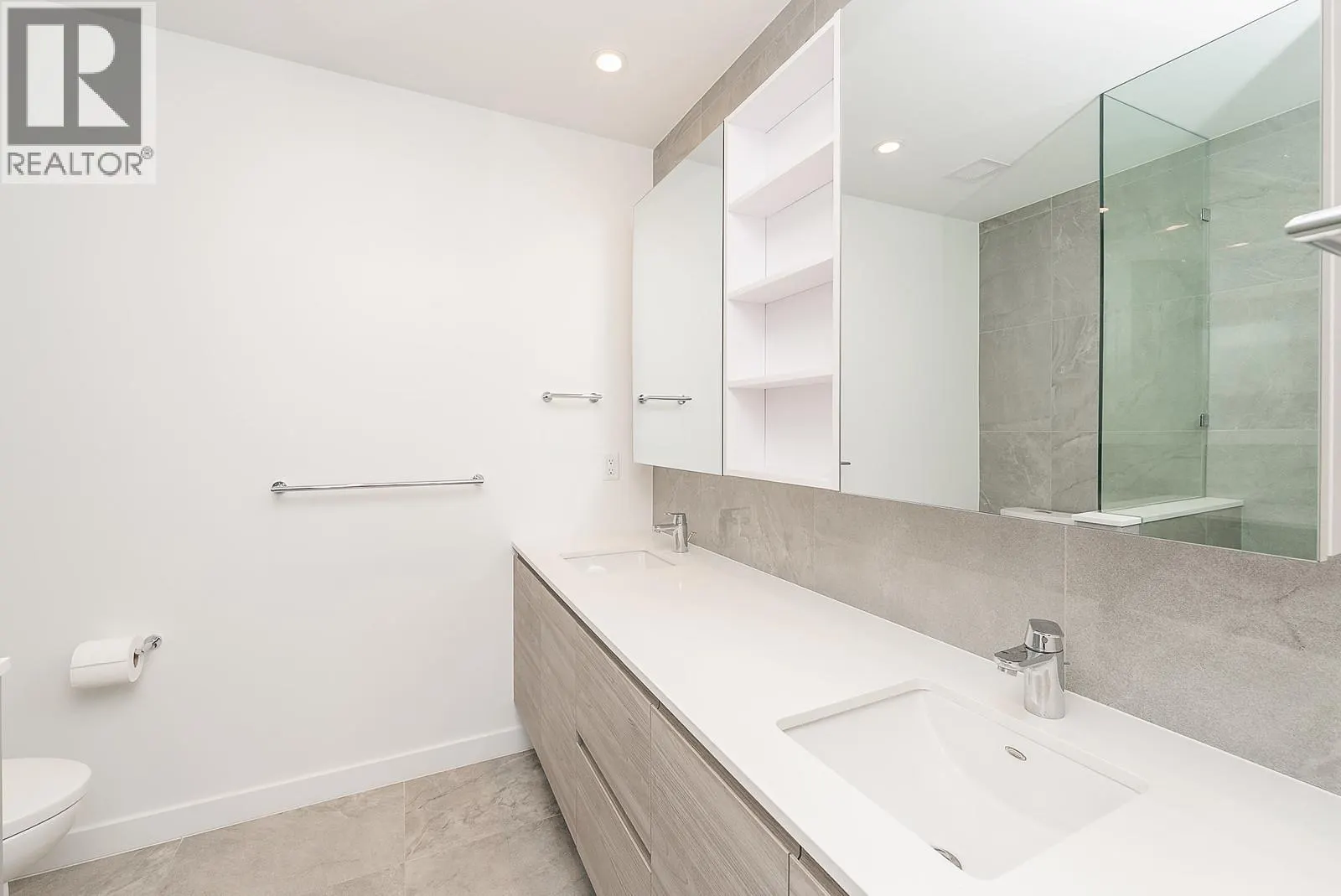 3602 660 QUAYSIDE DRIVE