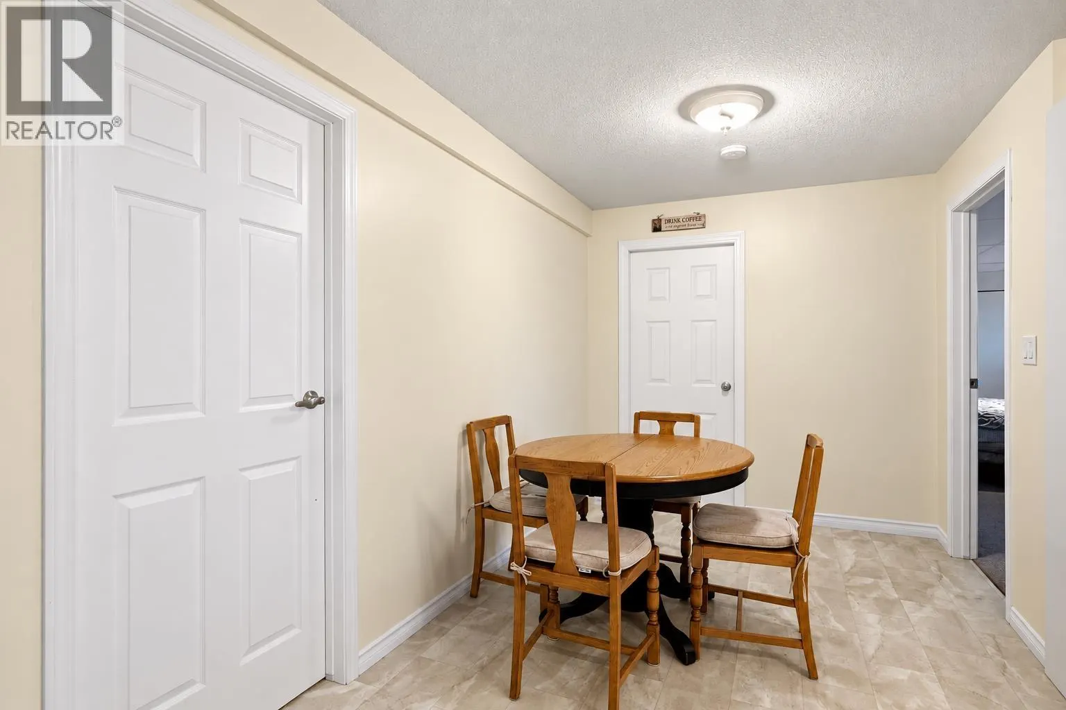 523 TAMARACK ROAD