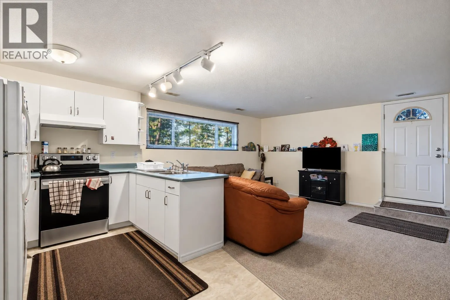 523 TAMARACK ROAD