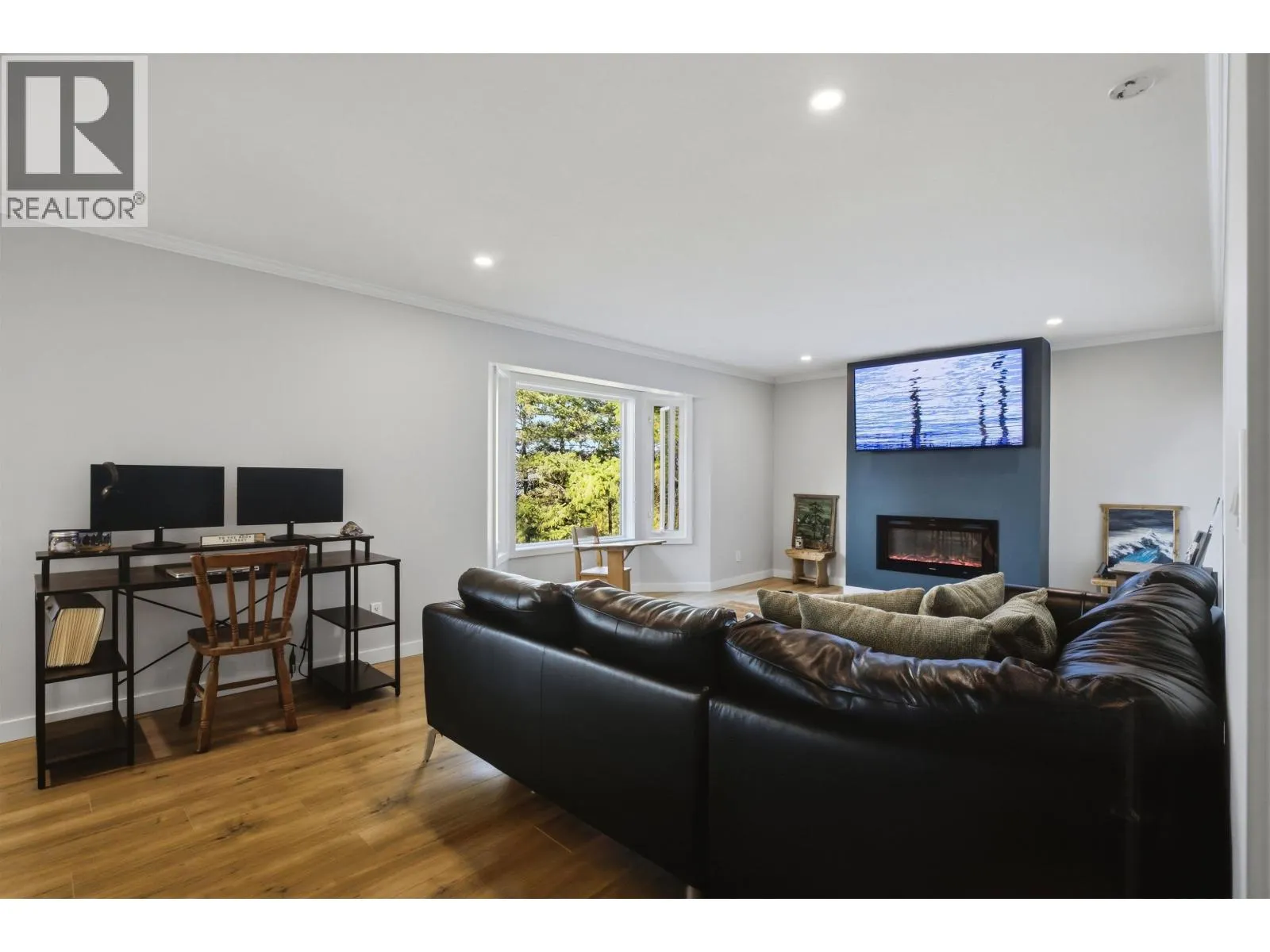 523 TAMARACK ROAD