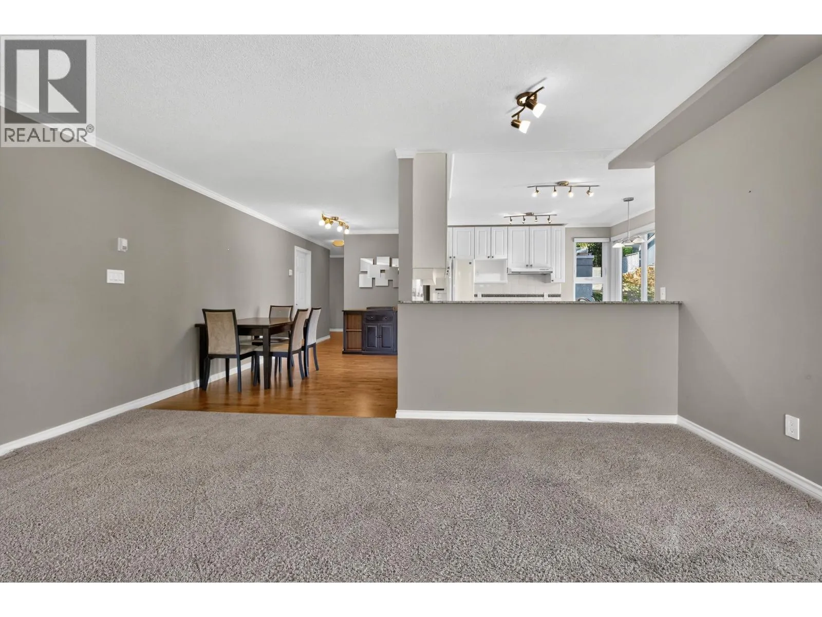 404 1400 VIEW CRESCENT