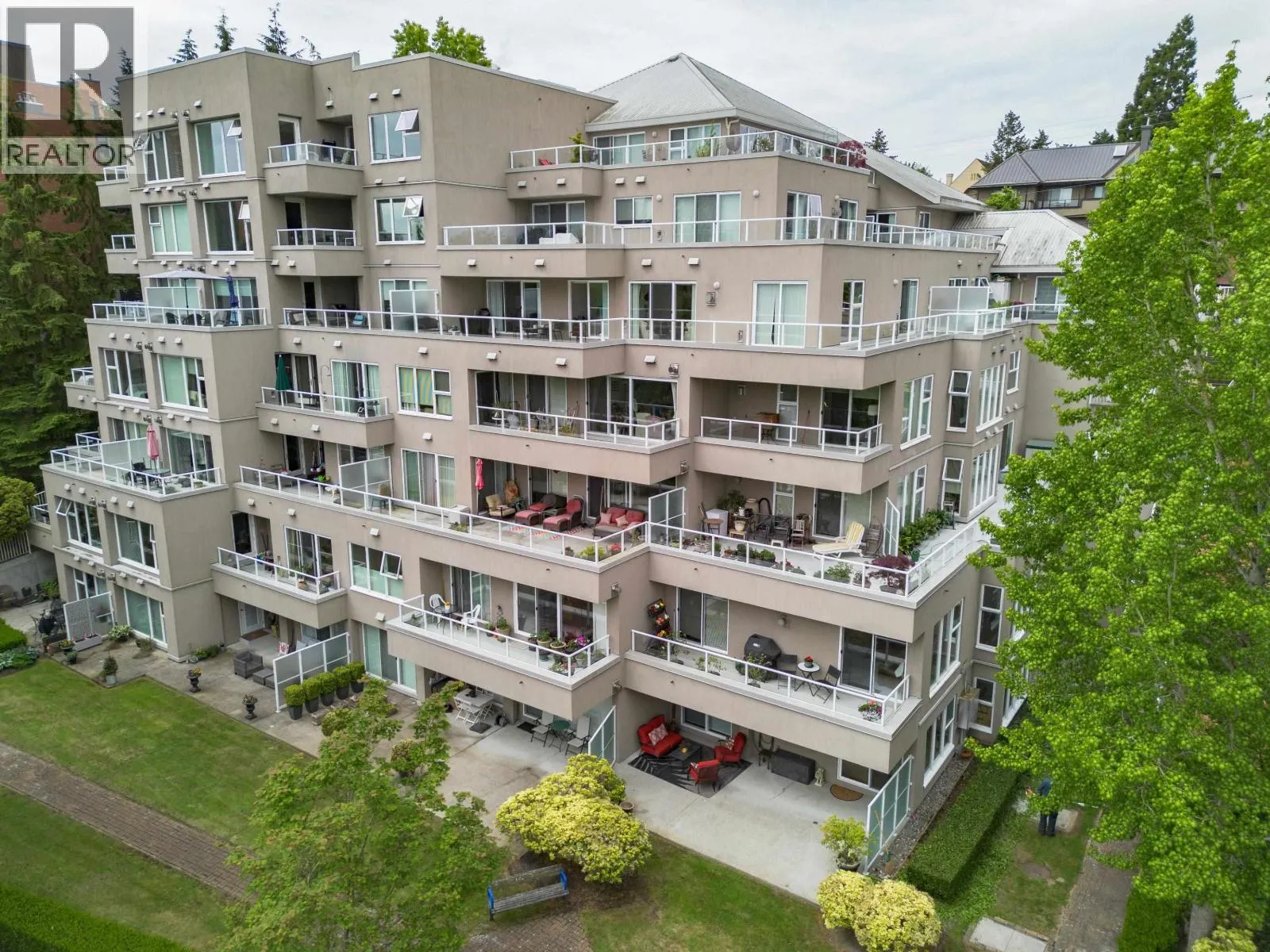 404 1400 VIEW CRESCENT