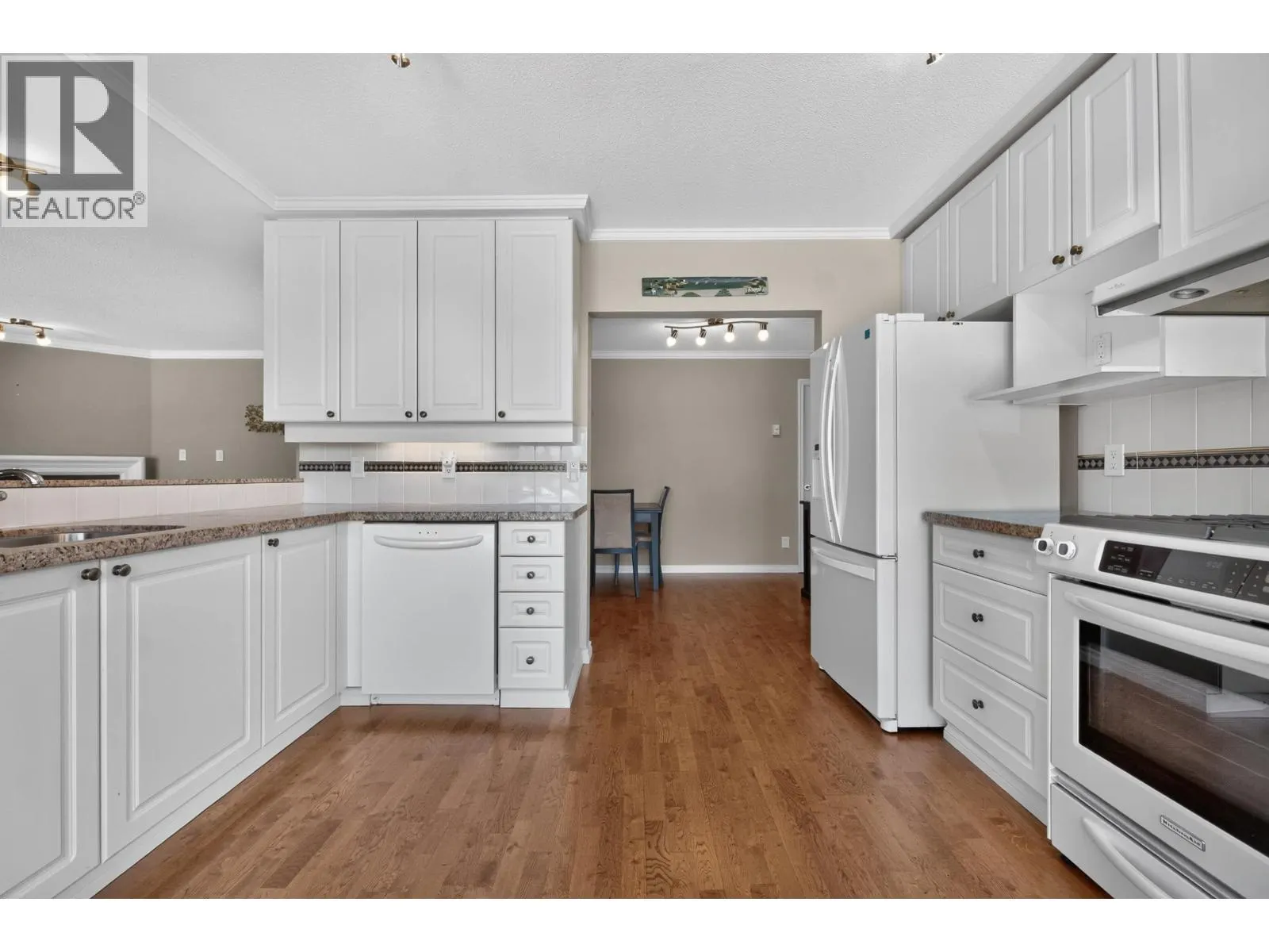 404 1400 VIEW CRESCENT