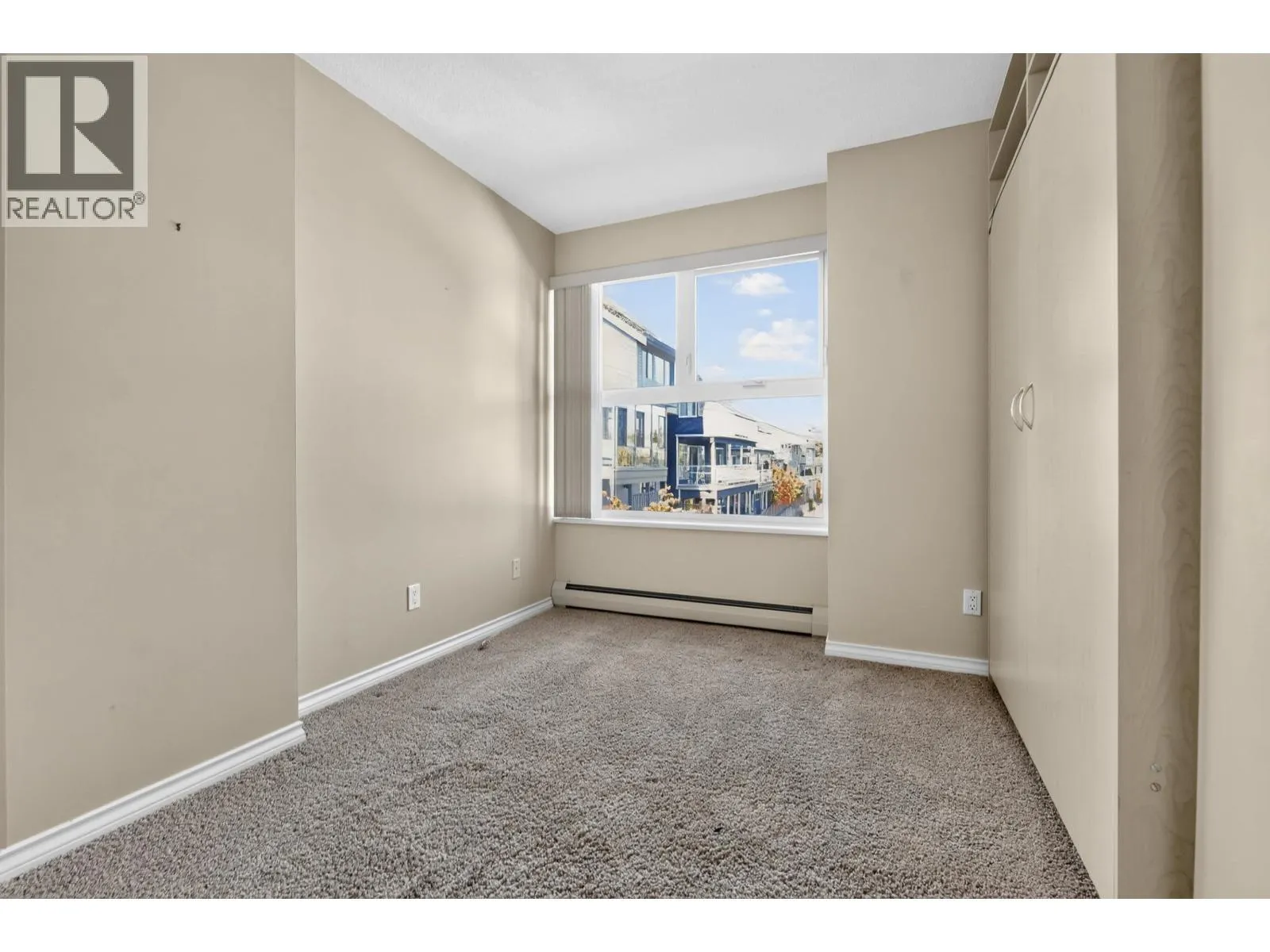 404 1400 VIEW CRESCENT