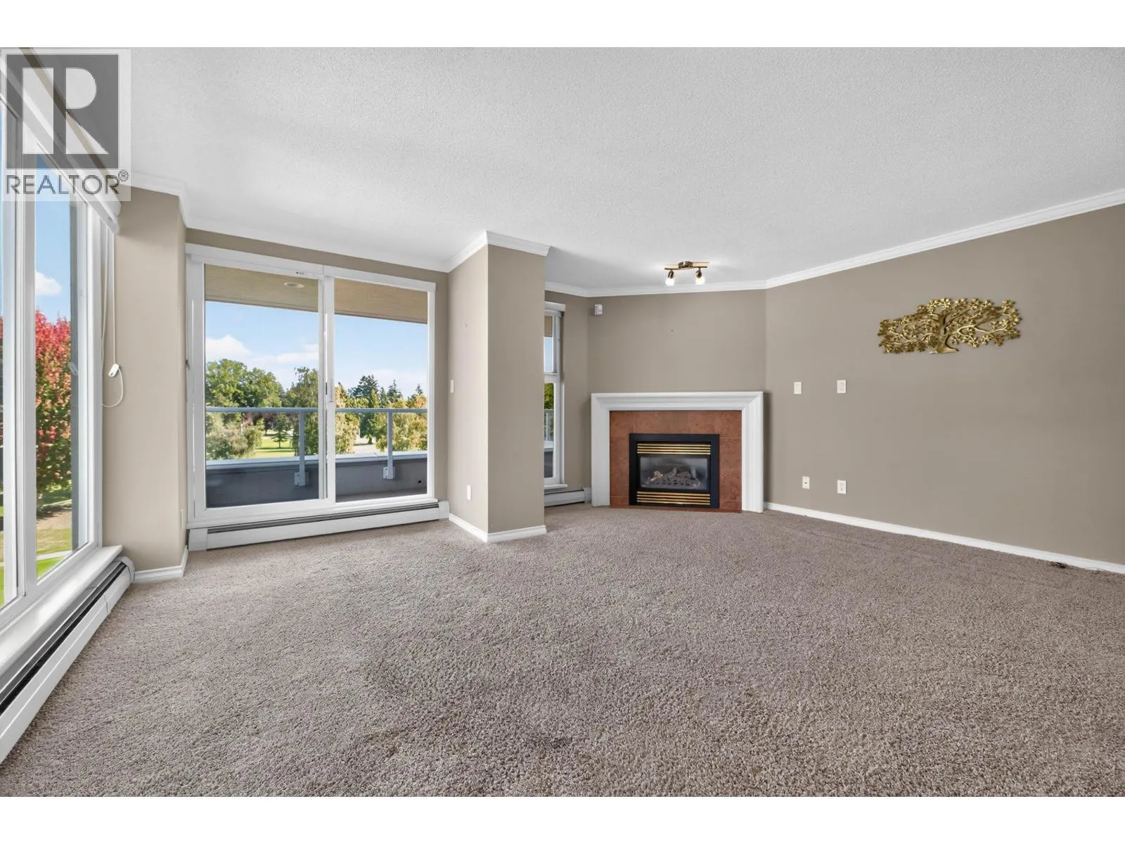 404 1400 VIEW CRESCENT