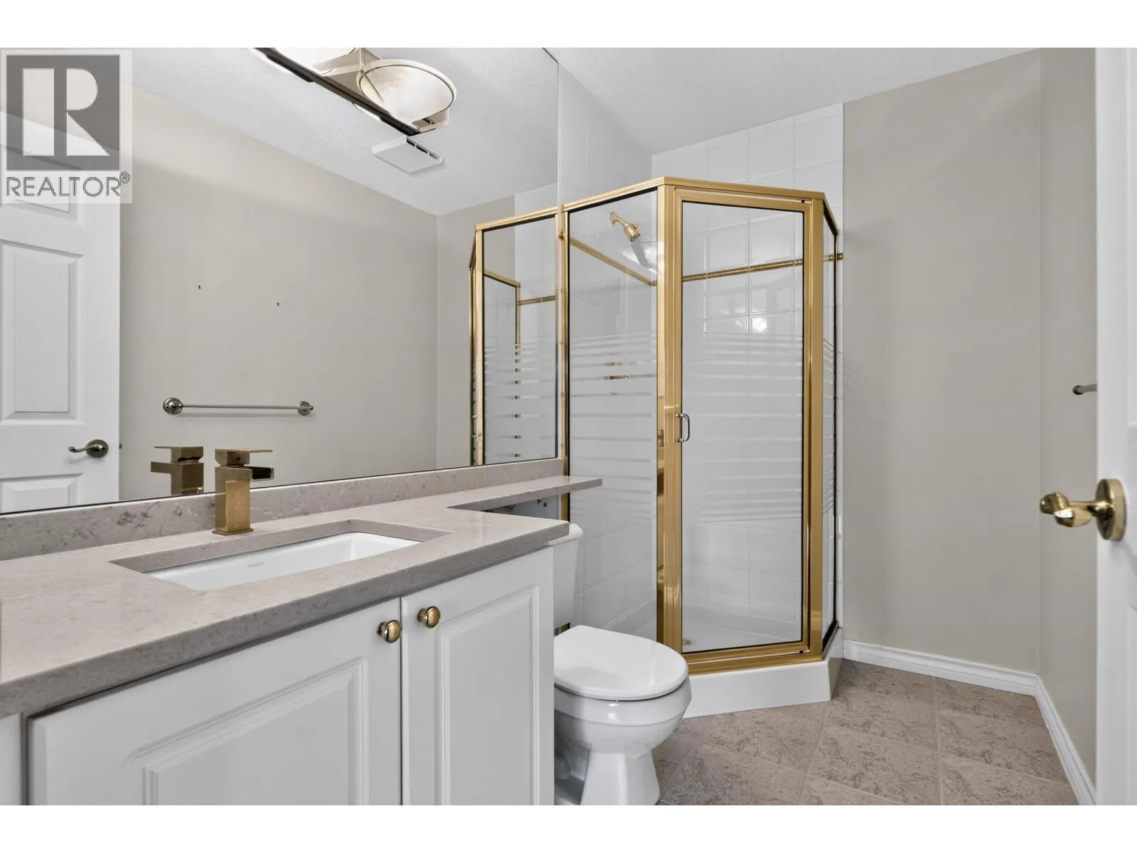 404 1400 VIEW CRESCENT