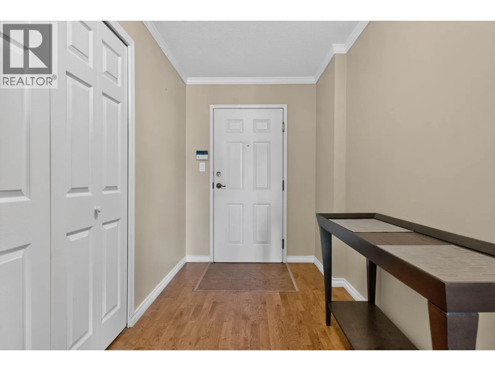 404 1400 VIEW CRESCENT