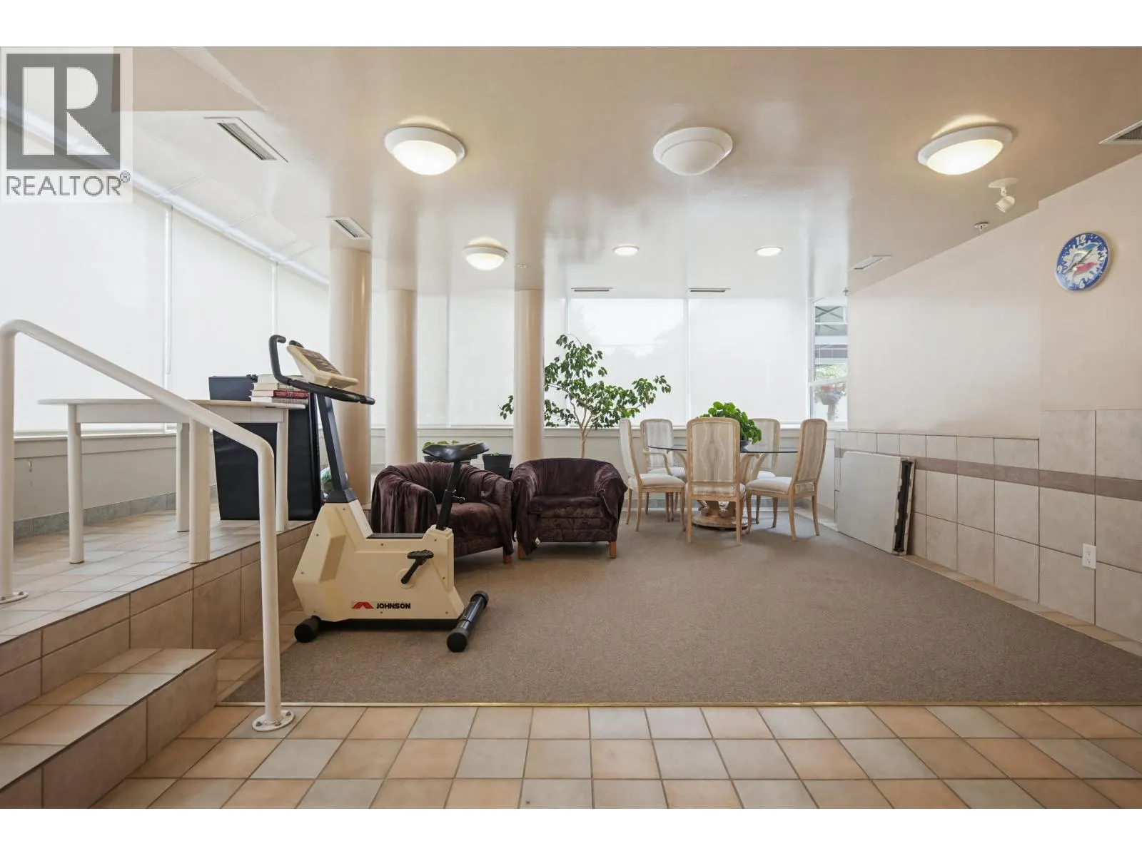 404 1400 VIEW CRESCENT