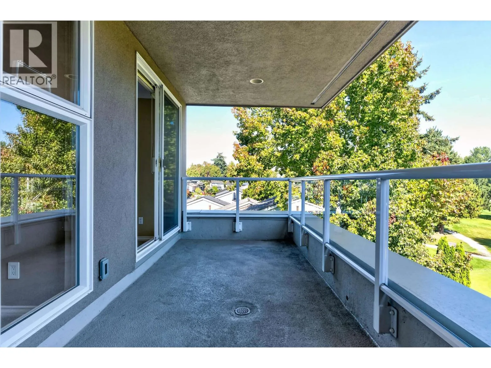 404 1400 VIEW CRESCENT