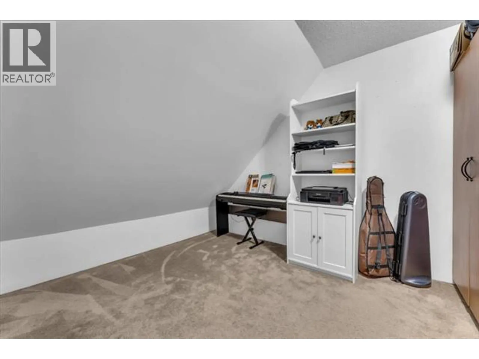 3295 MOUNTAIN HIGHWAY