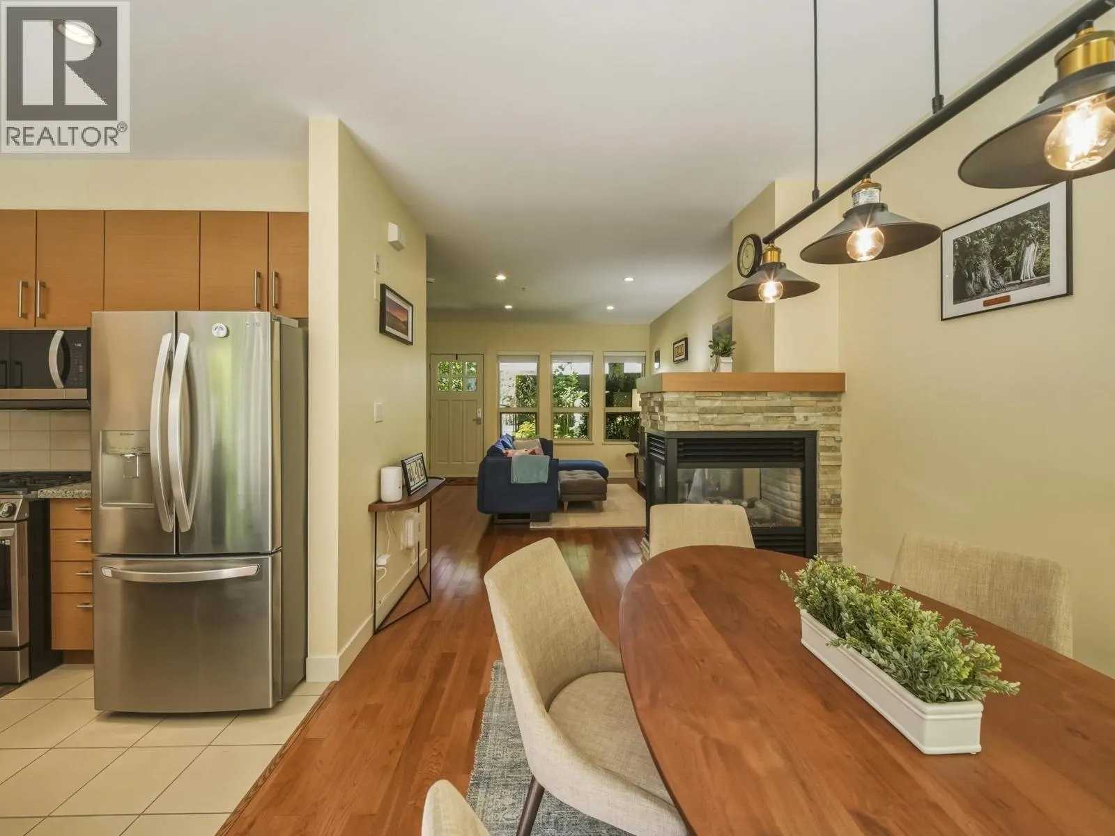 2990 CHESTERFIELD AVENUE