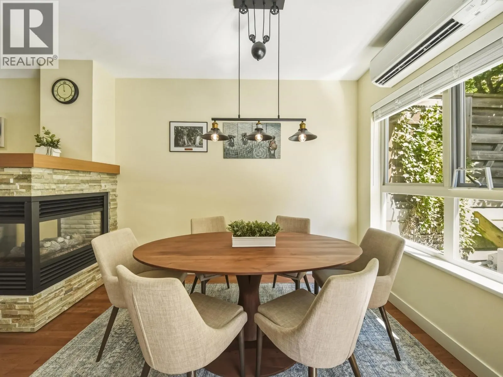 2990 CHESTERFIELD AVENUE