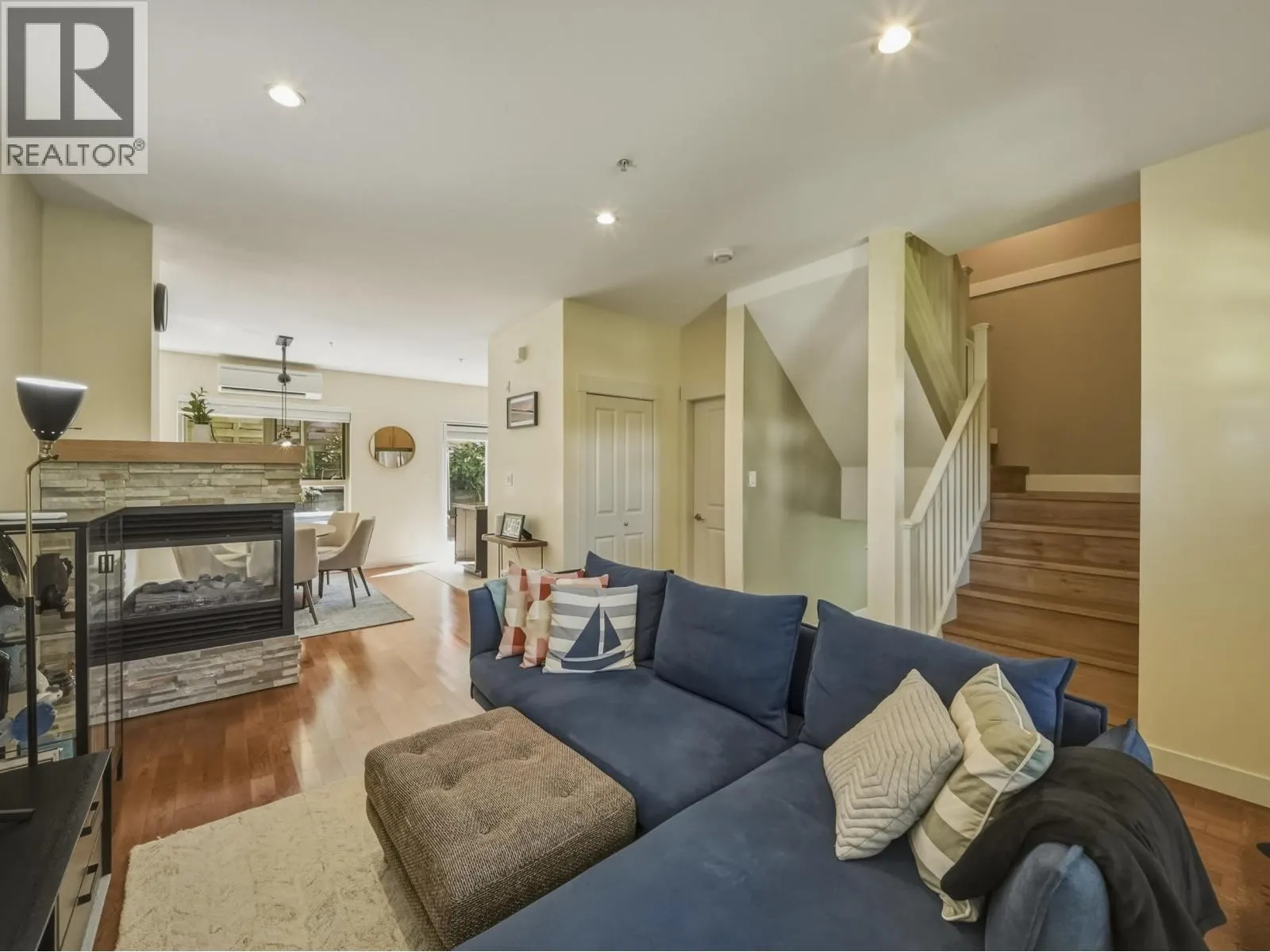 2990 CHESTERFIELD AVENUE