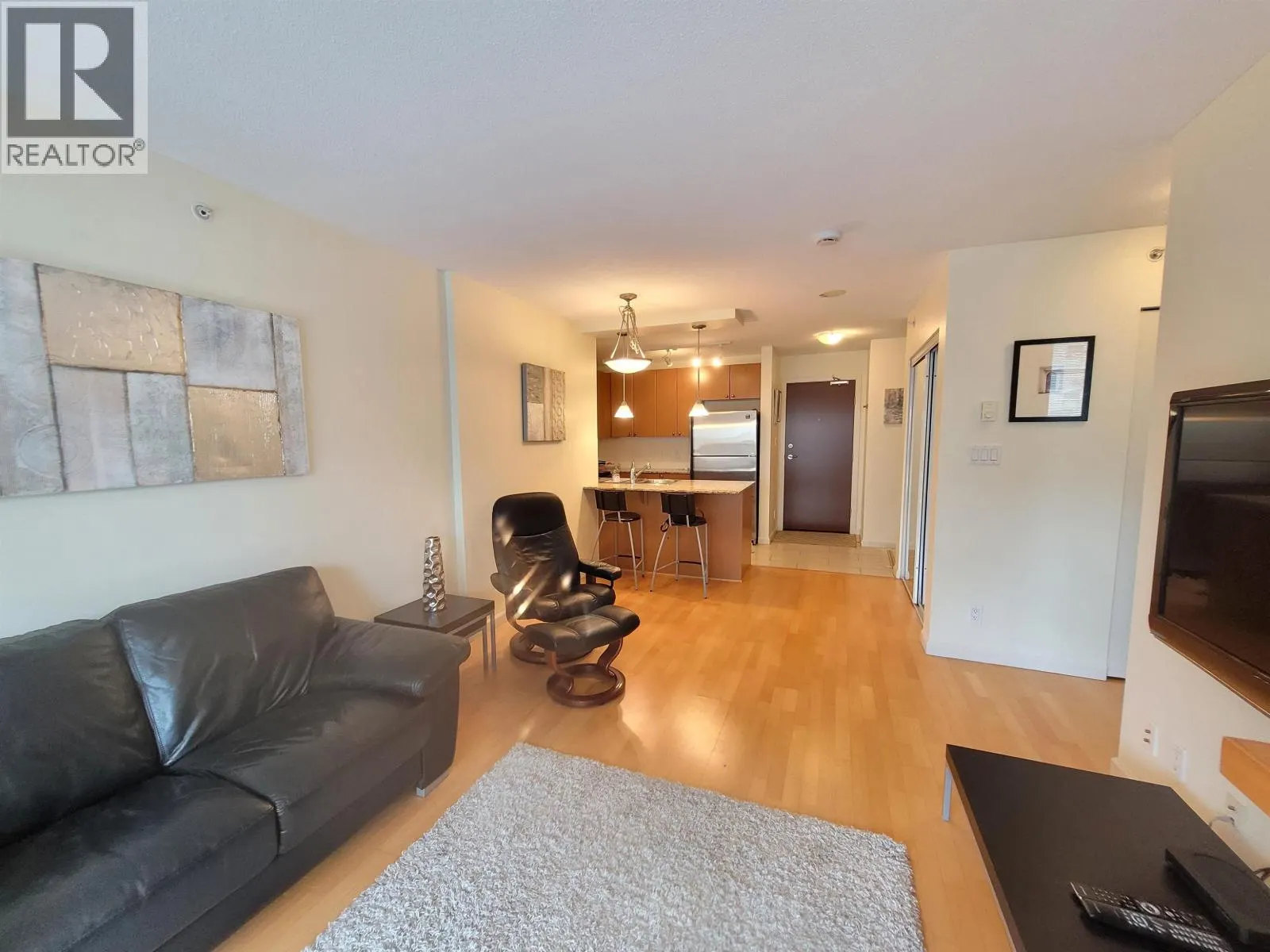 408 610 VICTORIA STREET