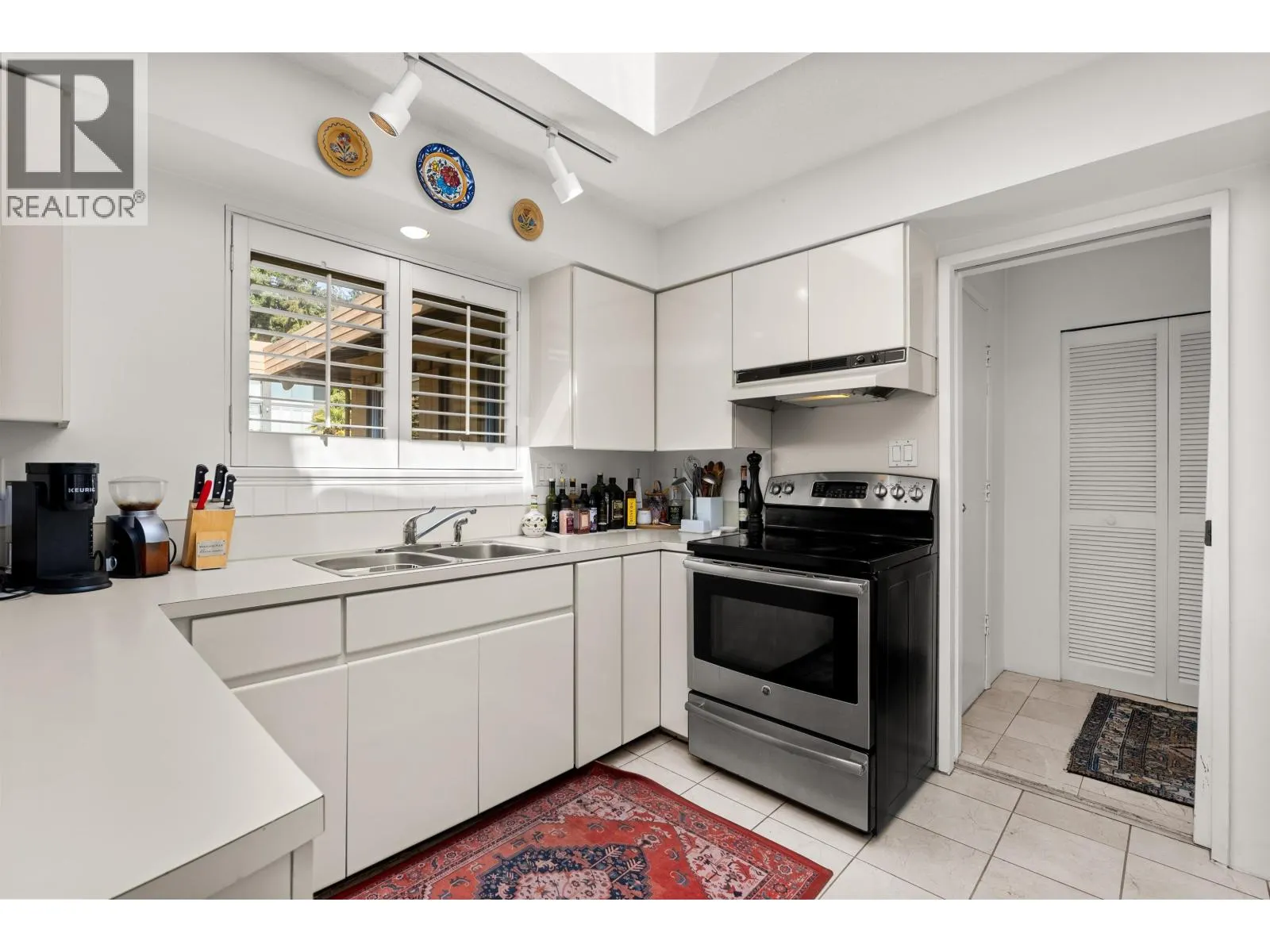 4211 ROCKRIDGE CRESCENT