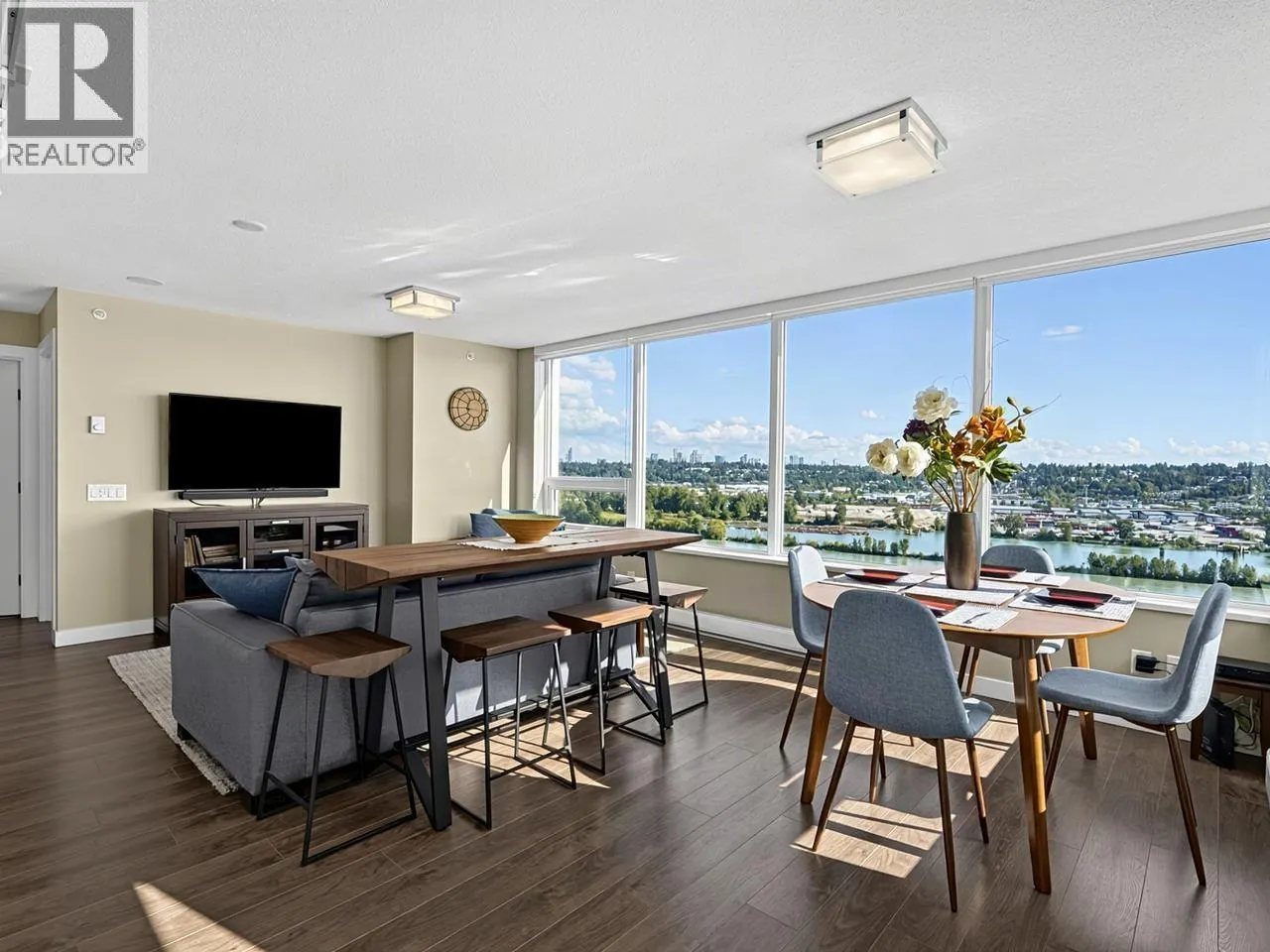 2205 908 QUAYSIDE DRIVE