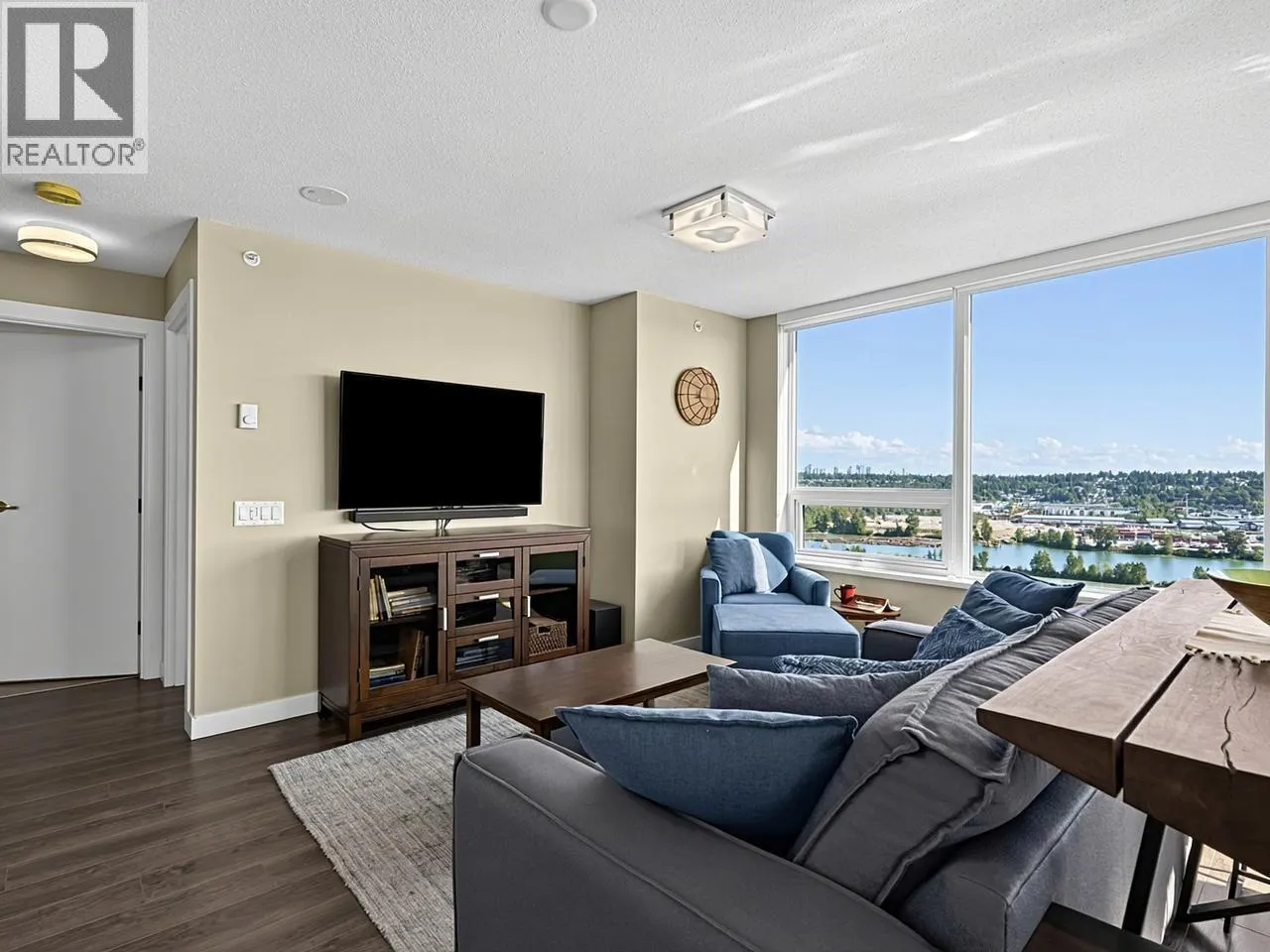 2205 908 QUAYSIDE DRIVE