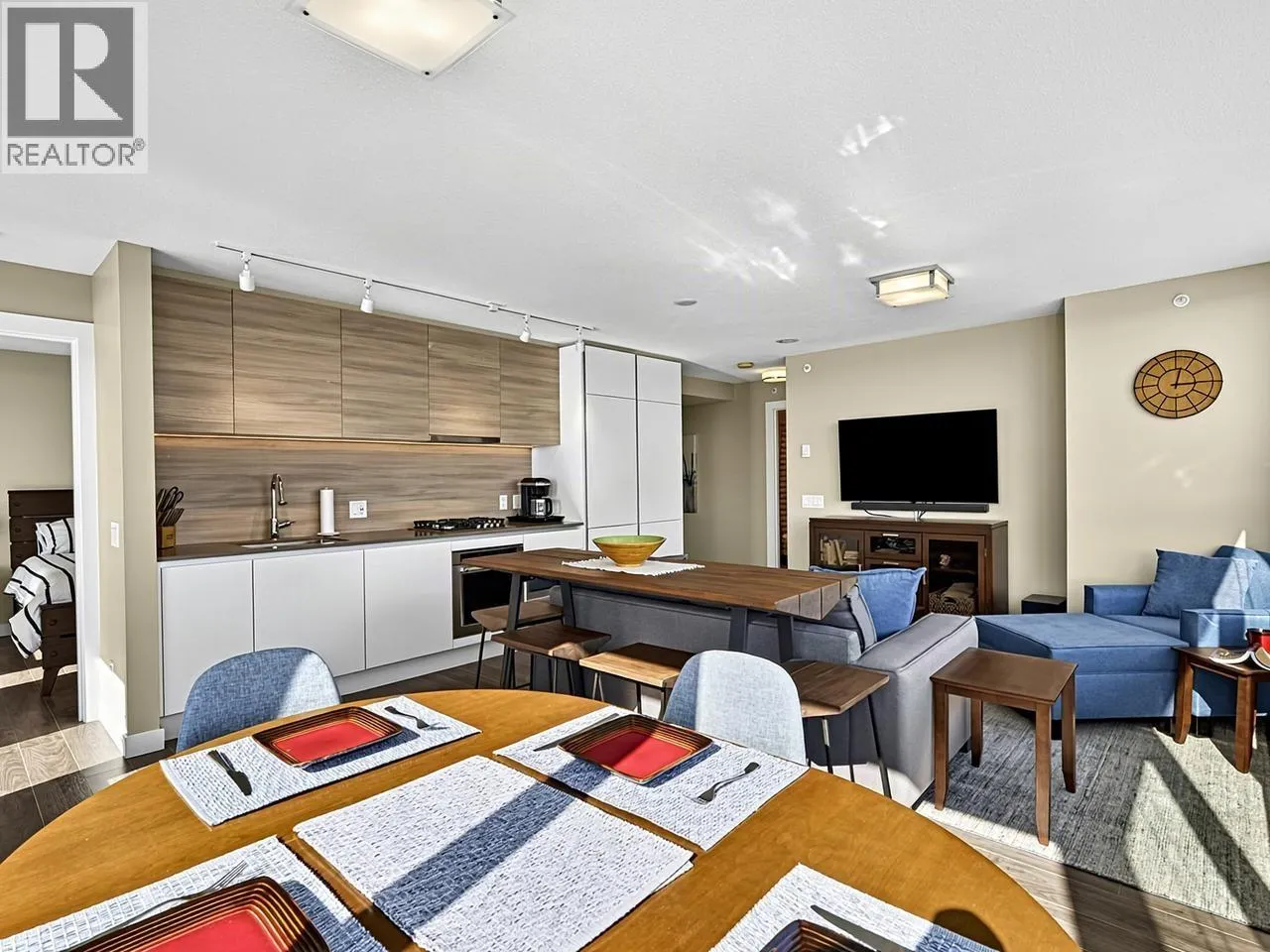 2205 908 QUAYSIDE DRIVE