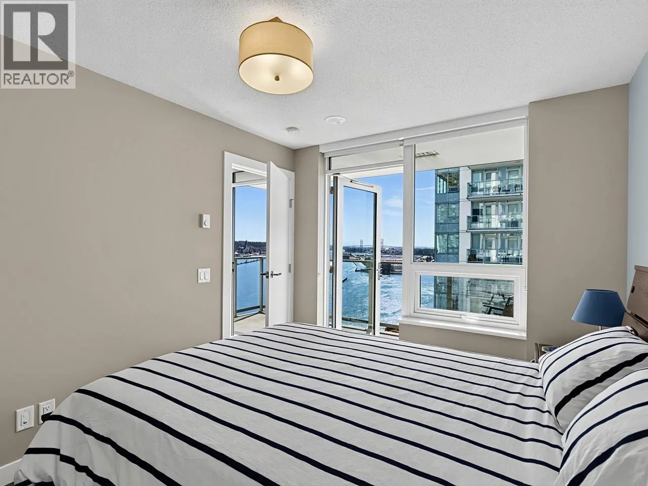 2205 908 QUAYSIDE DRIVE