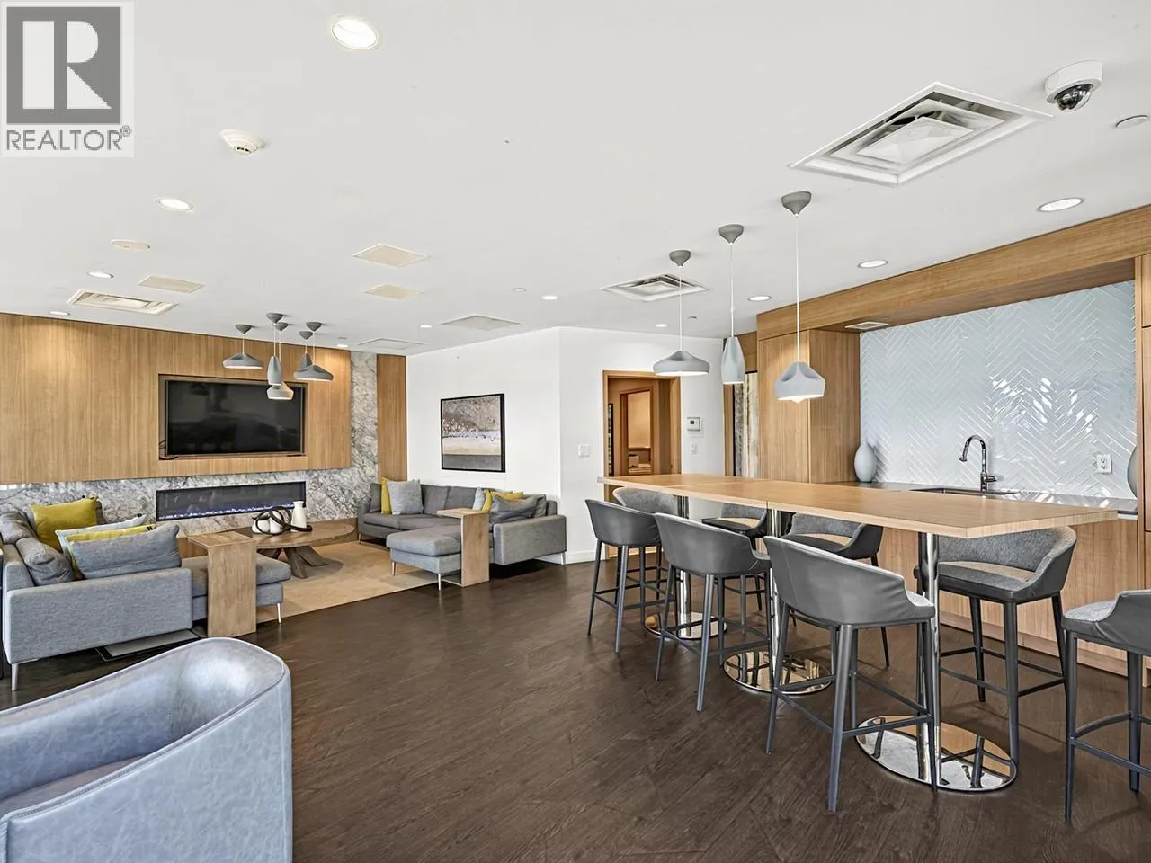 2205 908 QUAYSIDE DRIVE