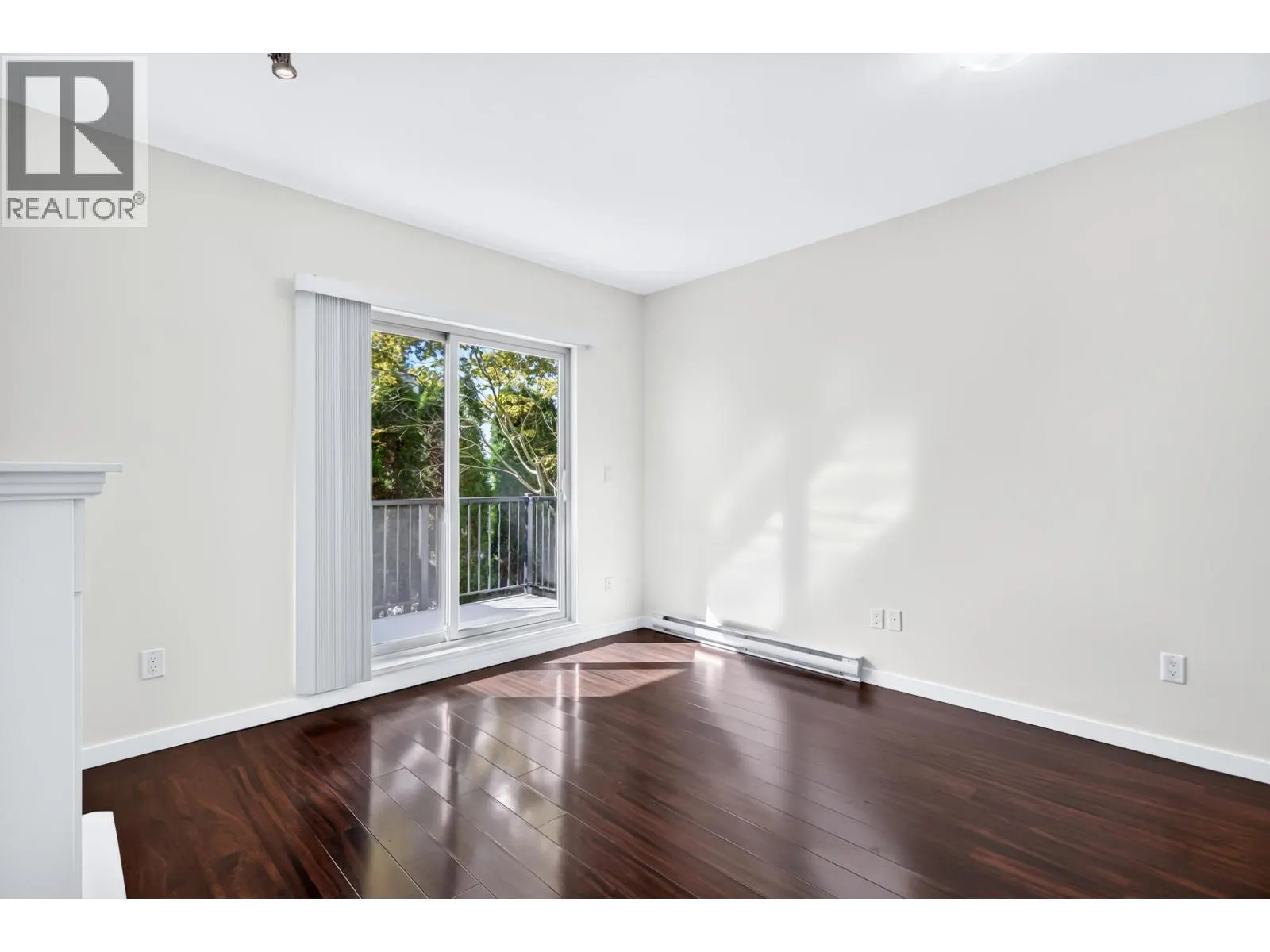 210 22290 NORTH AVENUE