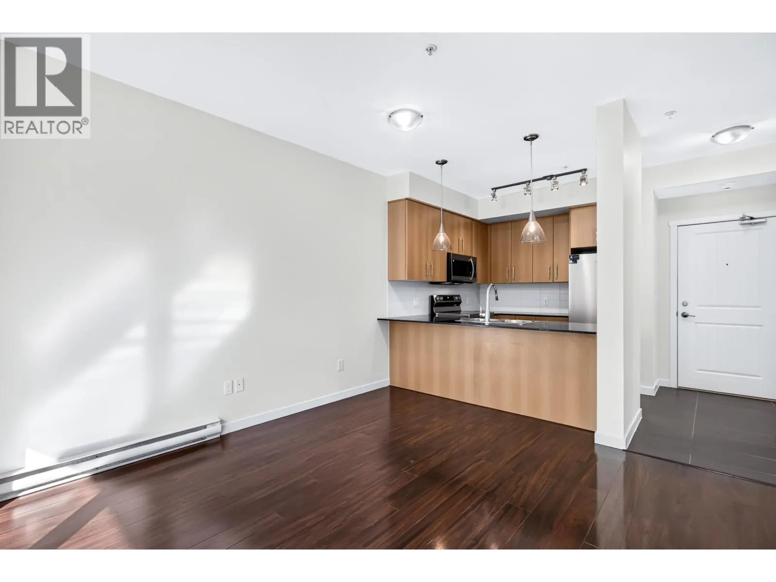 210 22290 NORTH AVENUE