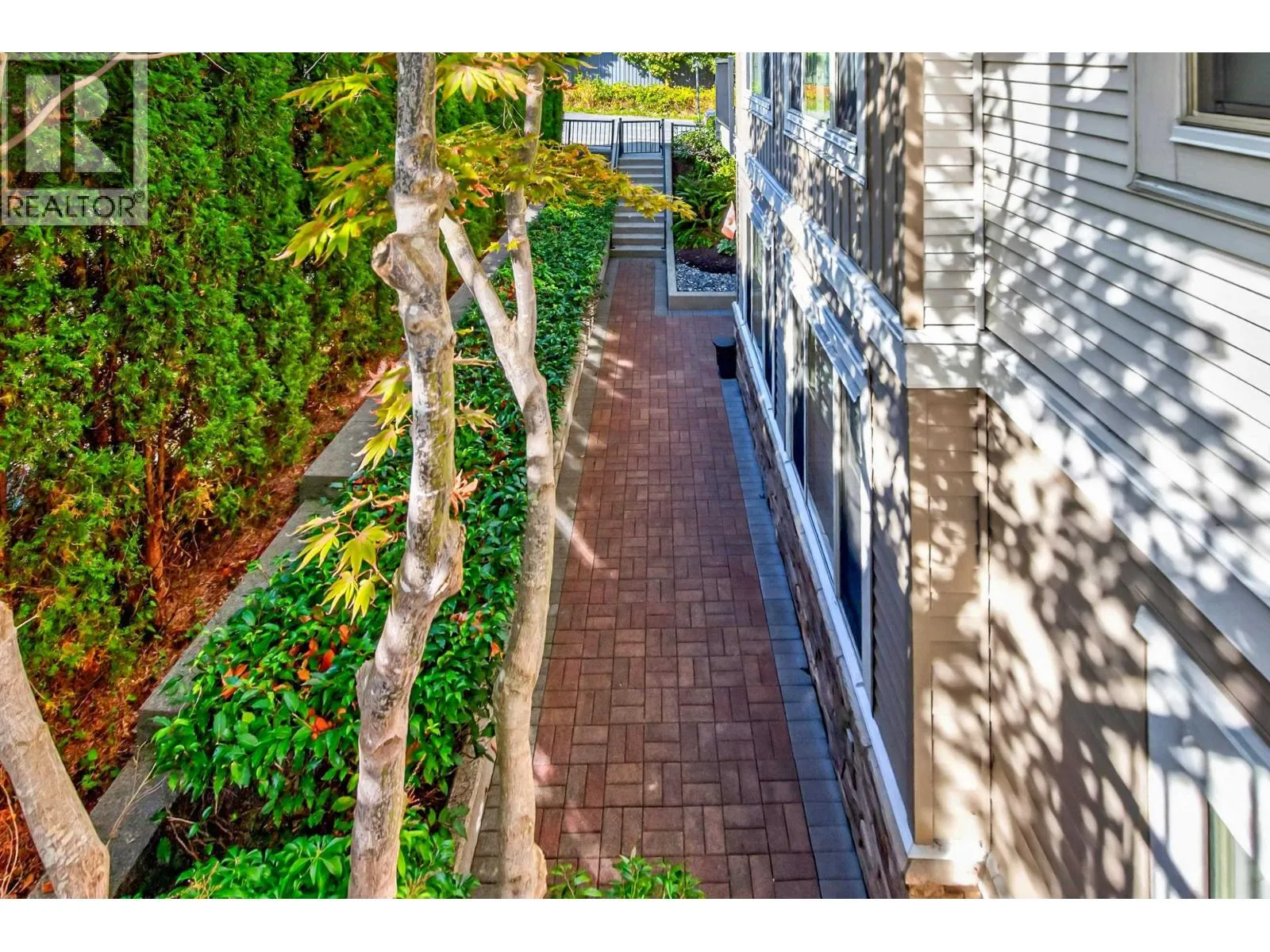 210 22290 NORTH AVENUE