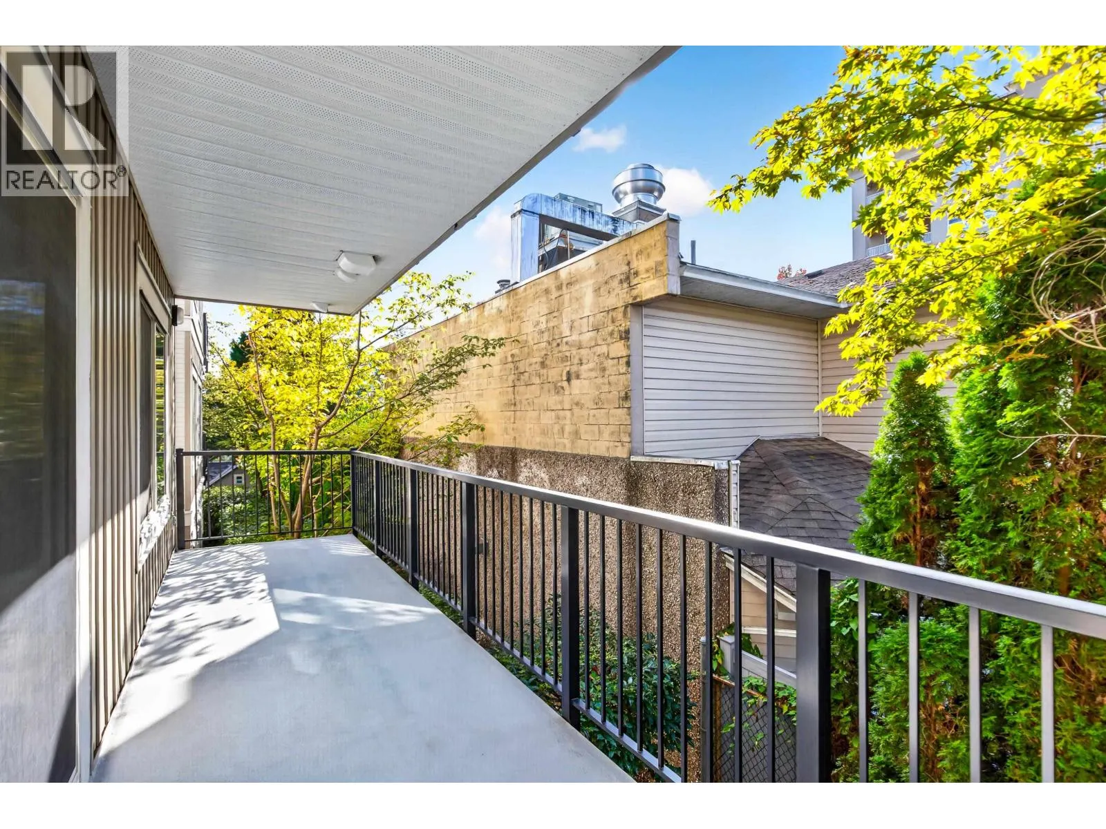 210 22290 NORTH AVENUE