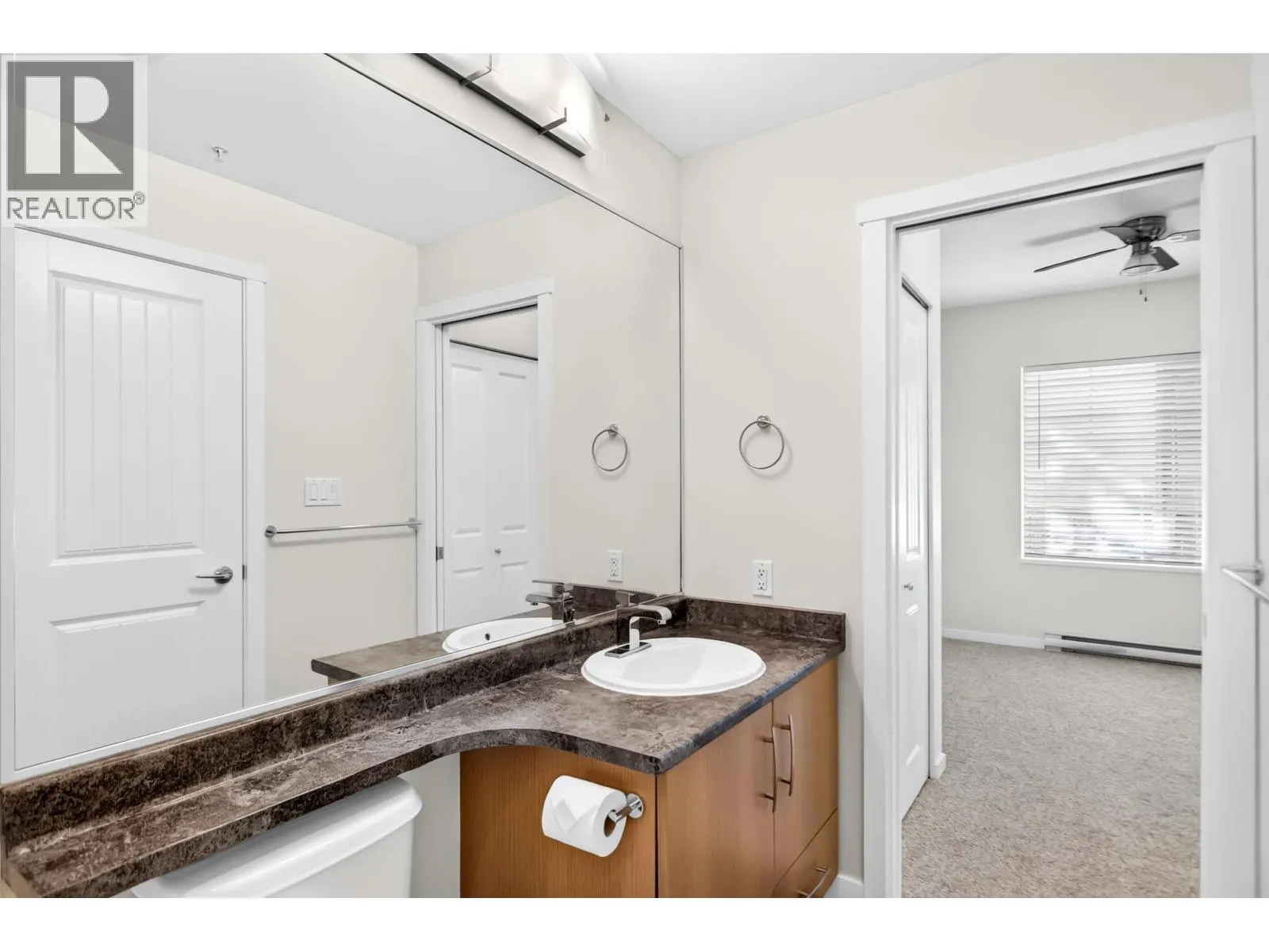 210 22290 NORTH AVENUE
