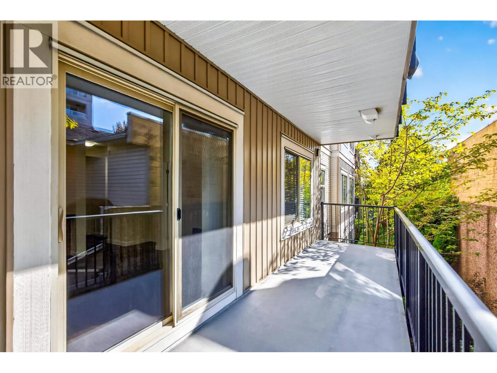 210 22290 NORTH AVENUE