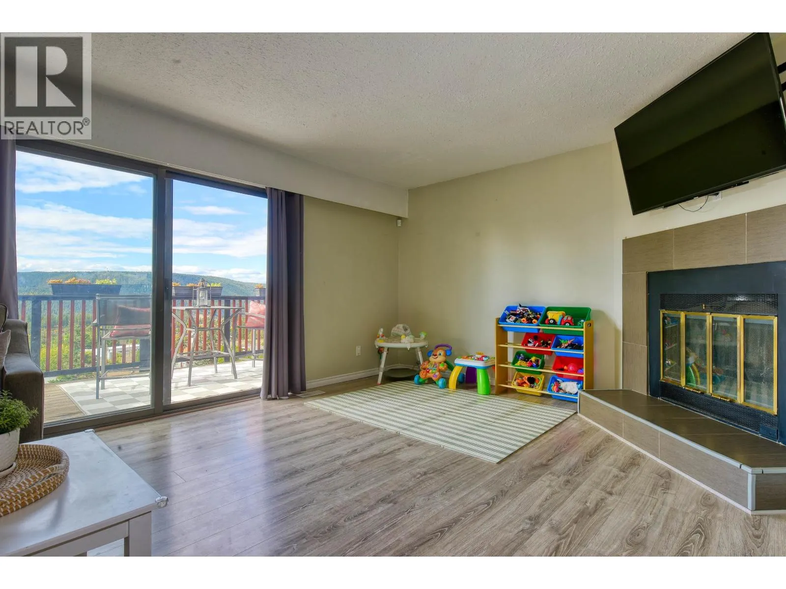 657 CENTENNIAL DRIVE