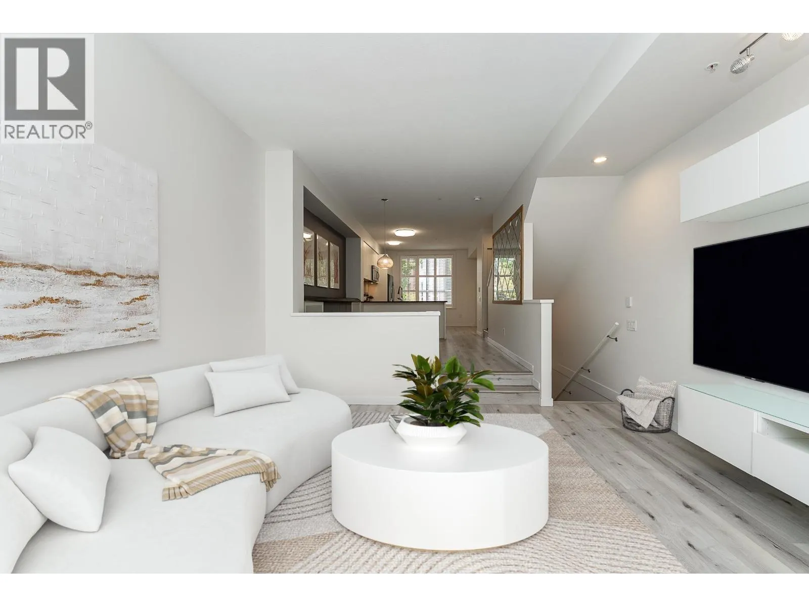 24 2332 RANGER LANE