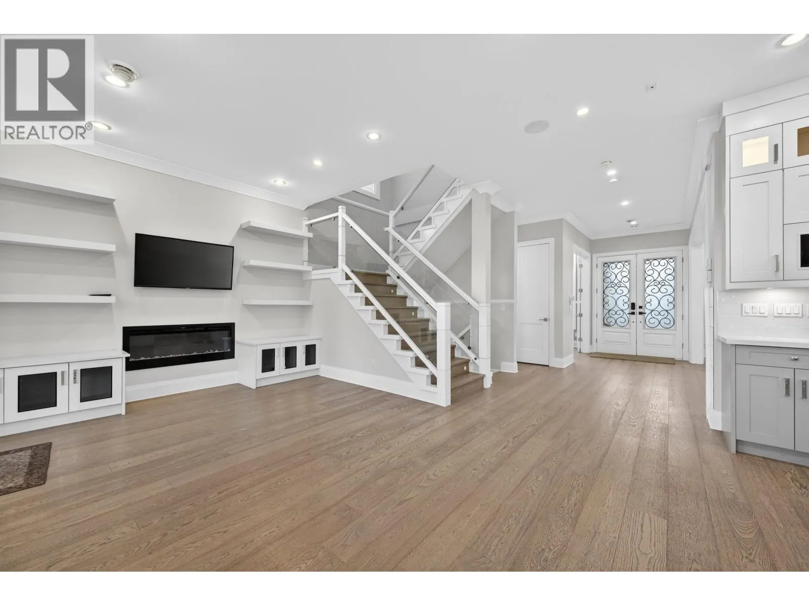 824 CHESTNUT STREET