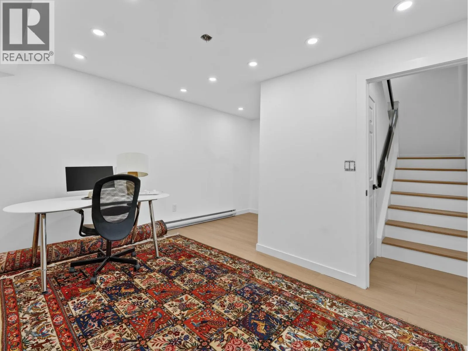 1 2206 FOLKESTONE WAY