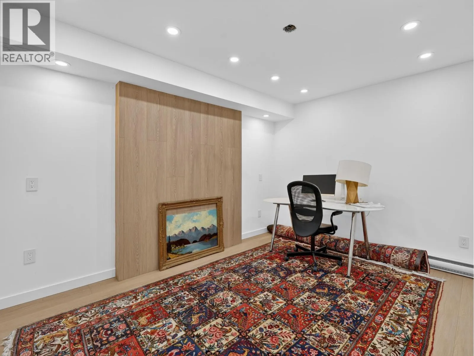 1 2206 FOLKESTONE WAY