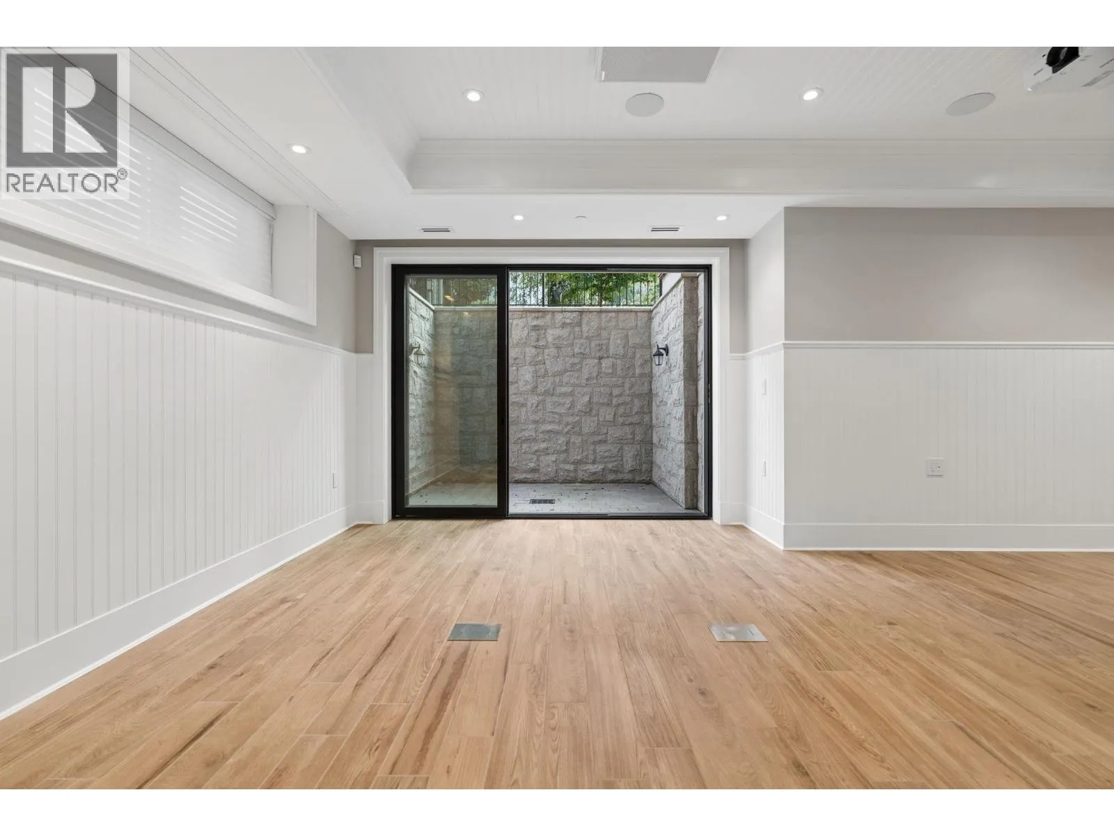 993 BROUGHTON STREET
