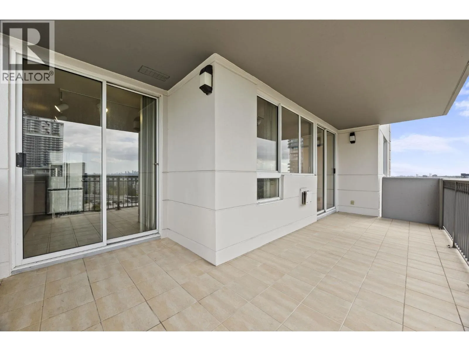 1804 551 AUSTIN AVENUE