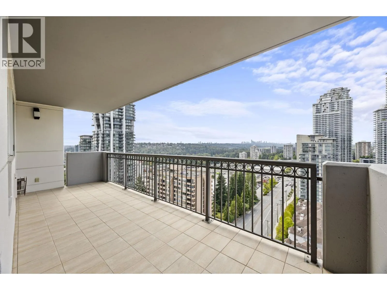 1804 551 AUSTIN AVENUE