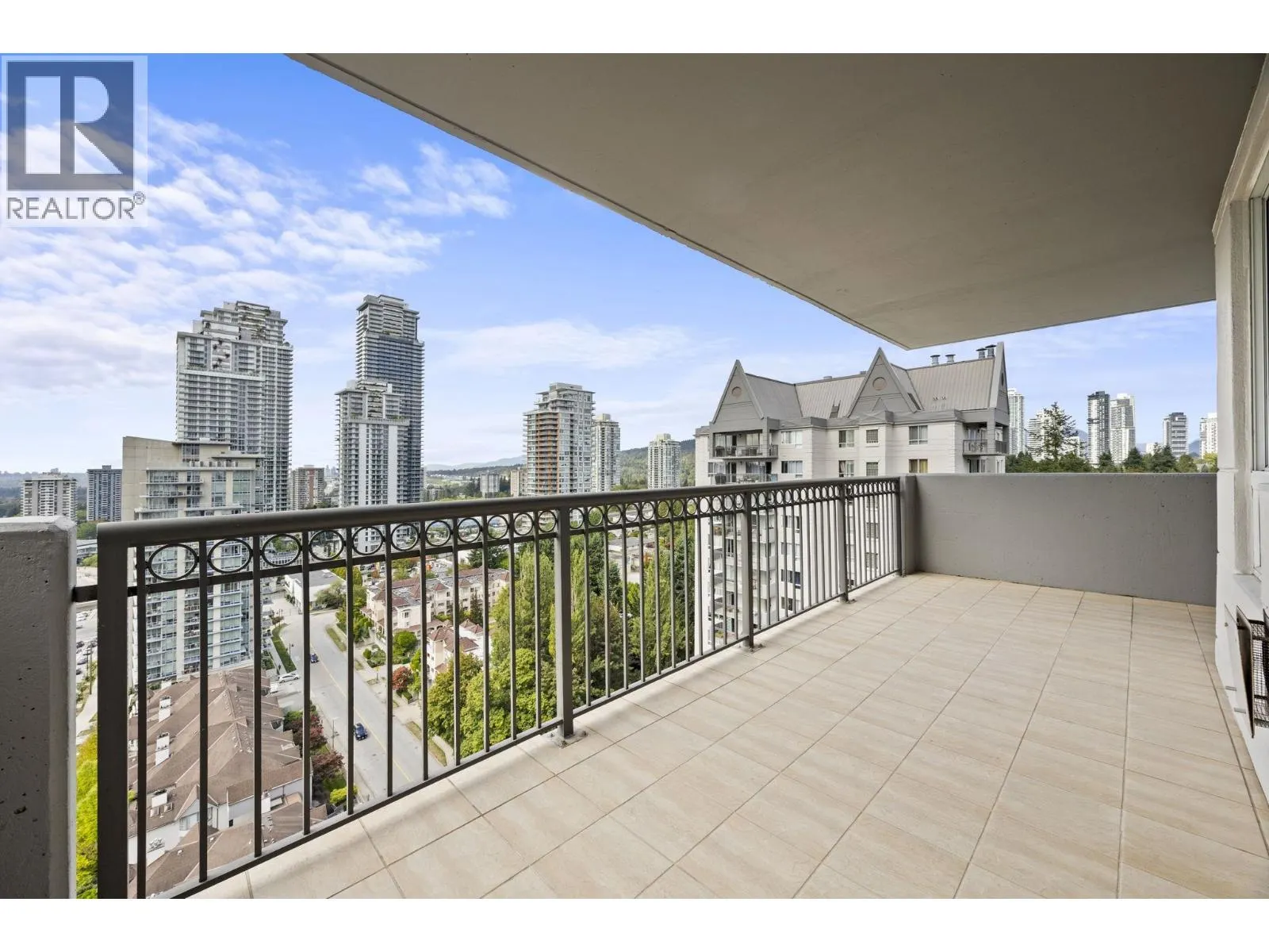 1804 551 AUSTIN AVENUE