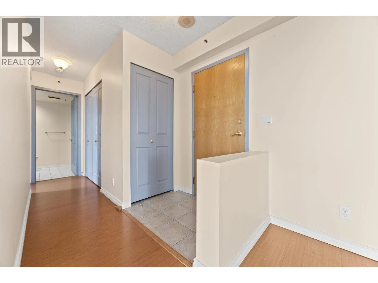1804 551 AUSTIN AVENUE