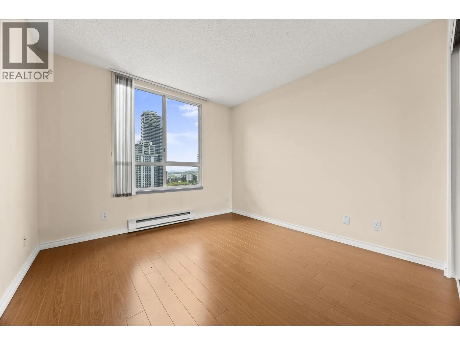 1804 551 AUSTIN AVENUE