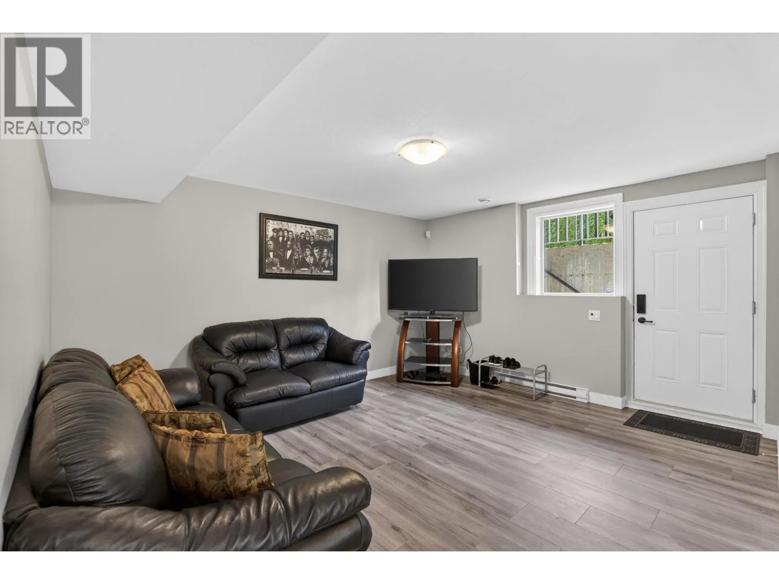 1213 BURKEMONT PLACE