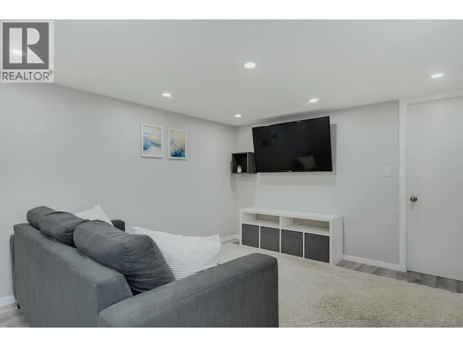 2550 PEREGRINE PLACE
