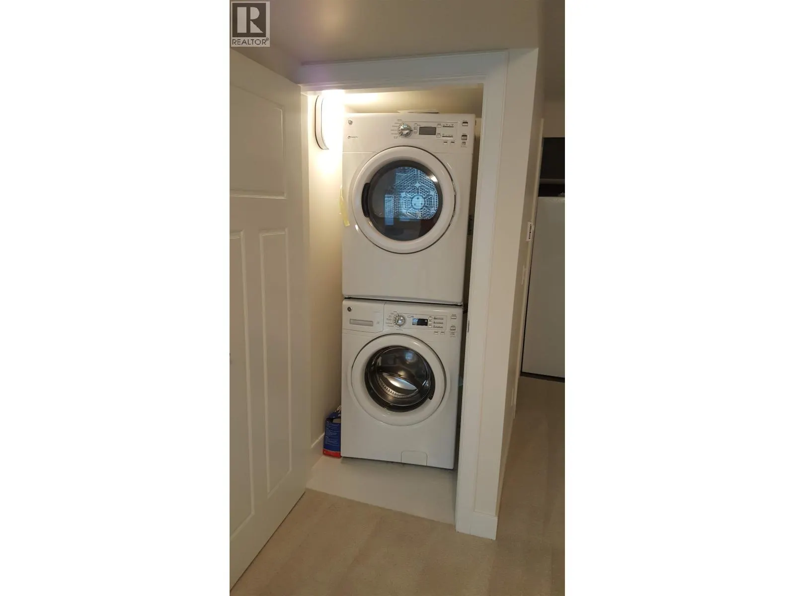 Basement Suite 3493 BISHOP PLACE